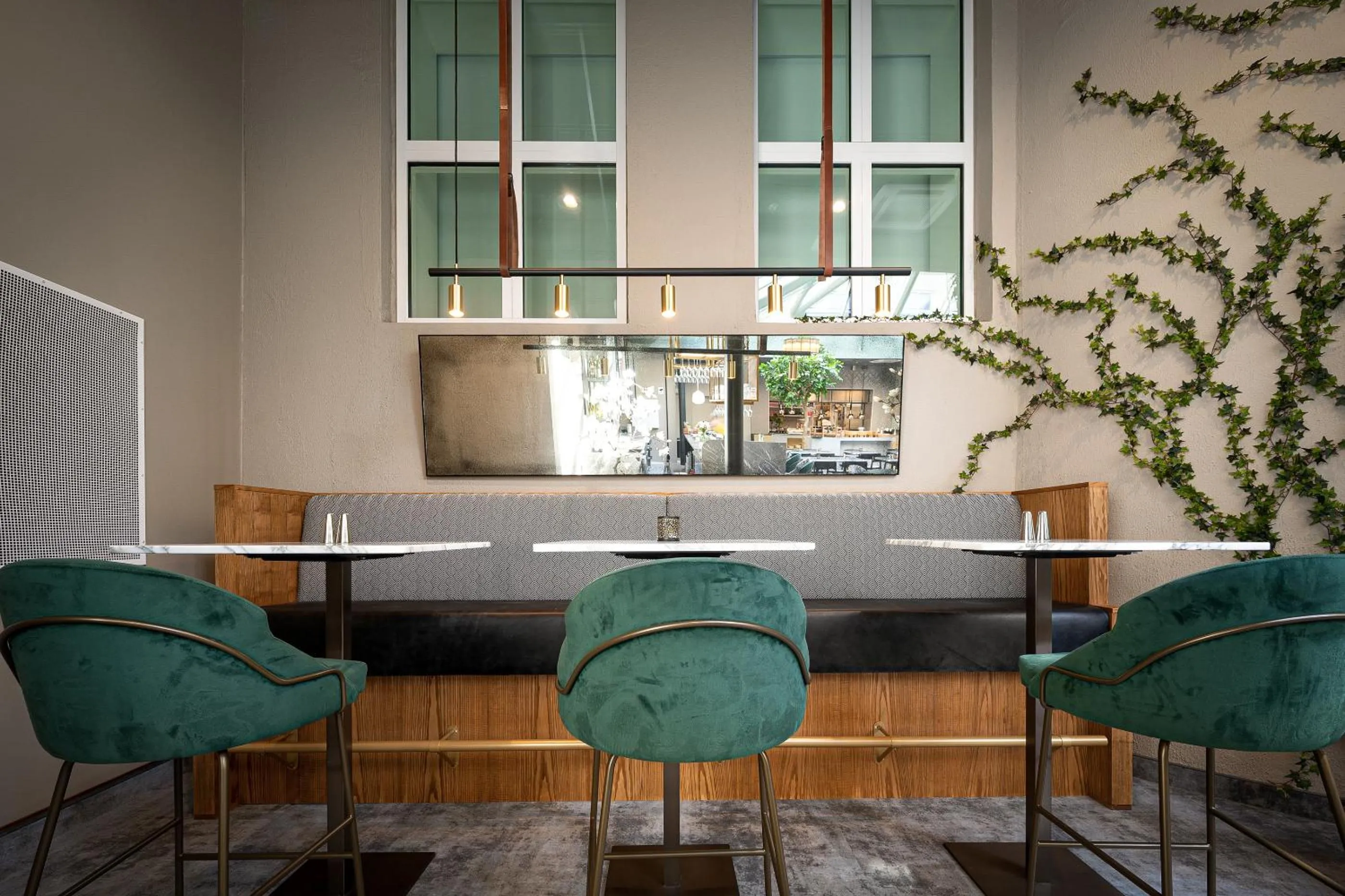 Breakfast in Karl Johans gate 35