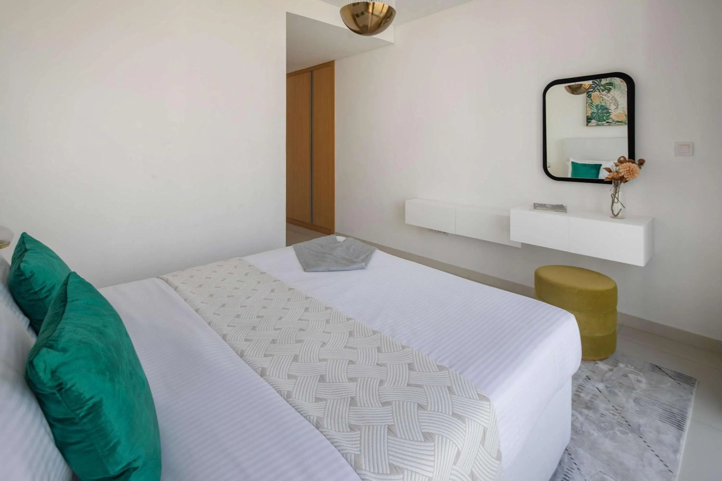 Bed in Frank Porter - Paramount Midtown