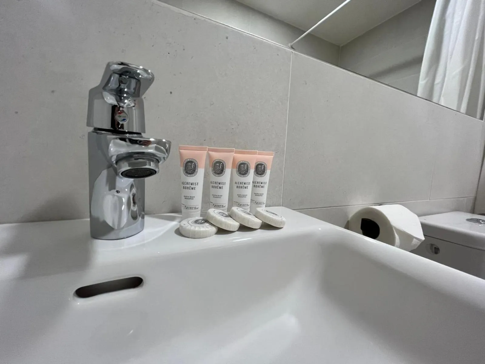 Bathroom in Figaro Suites