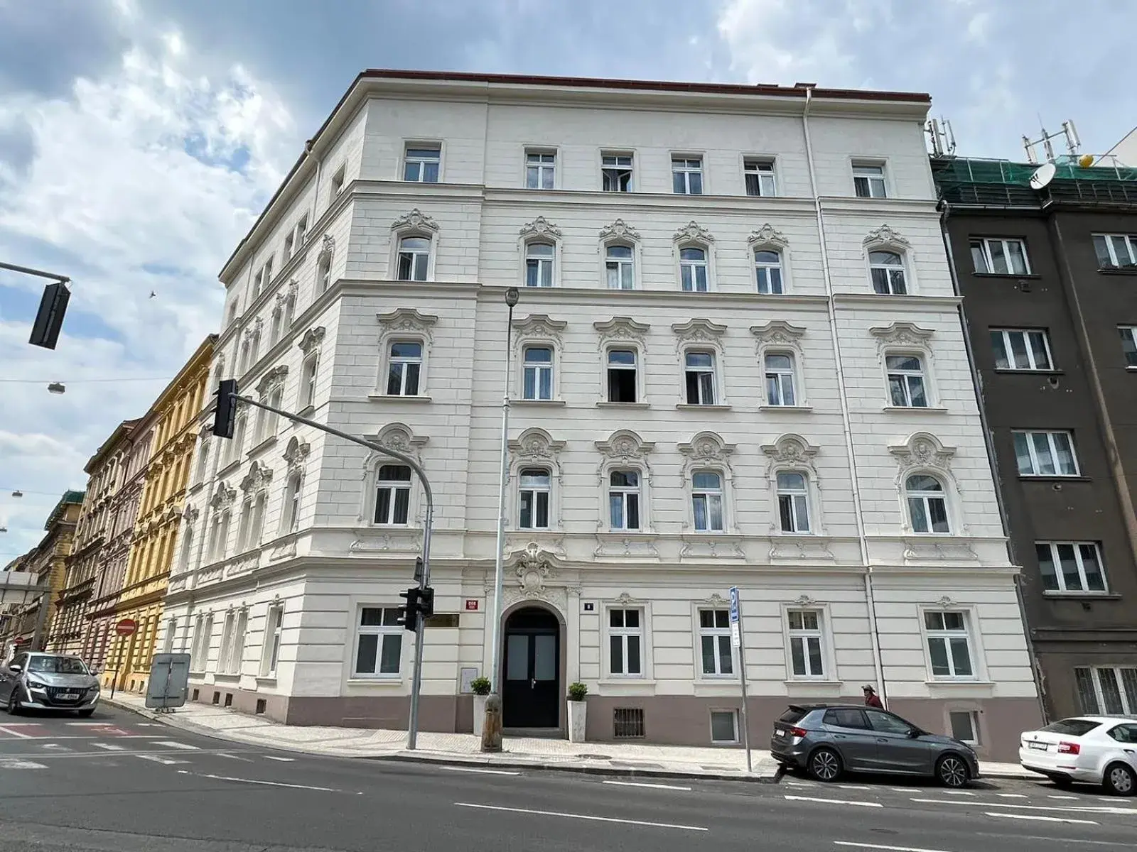 Property building in Figaro Suites Property building in Figaro Suites