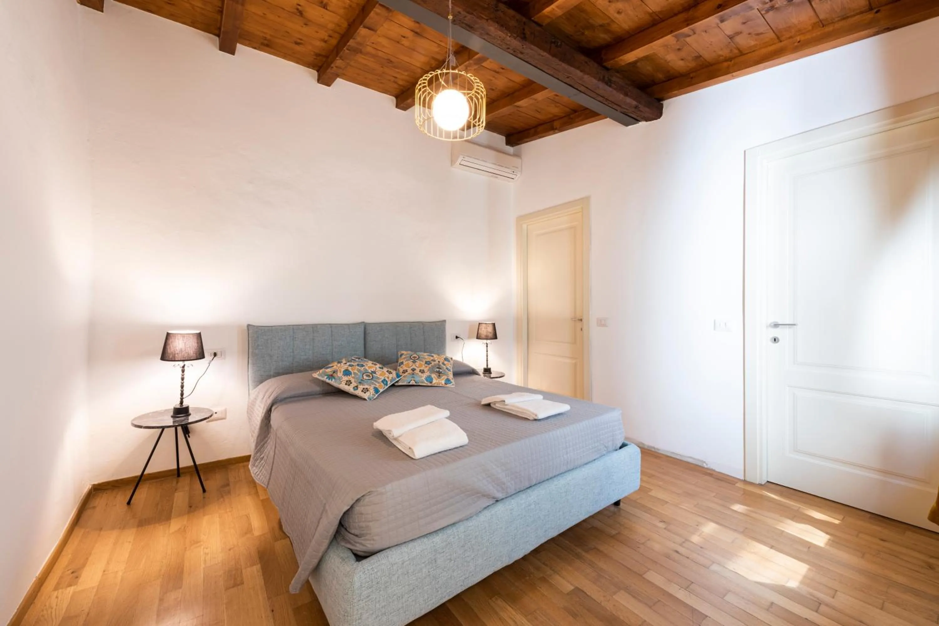 Bed in Santa Croce Palace by Mmega