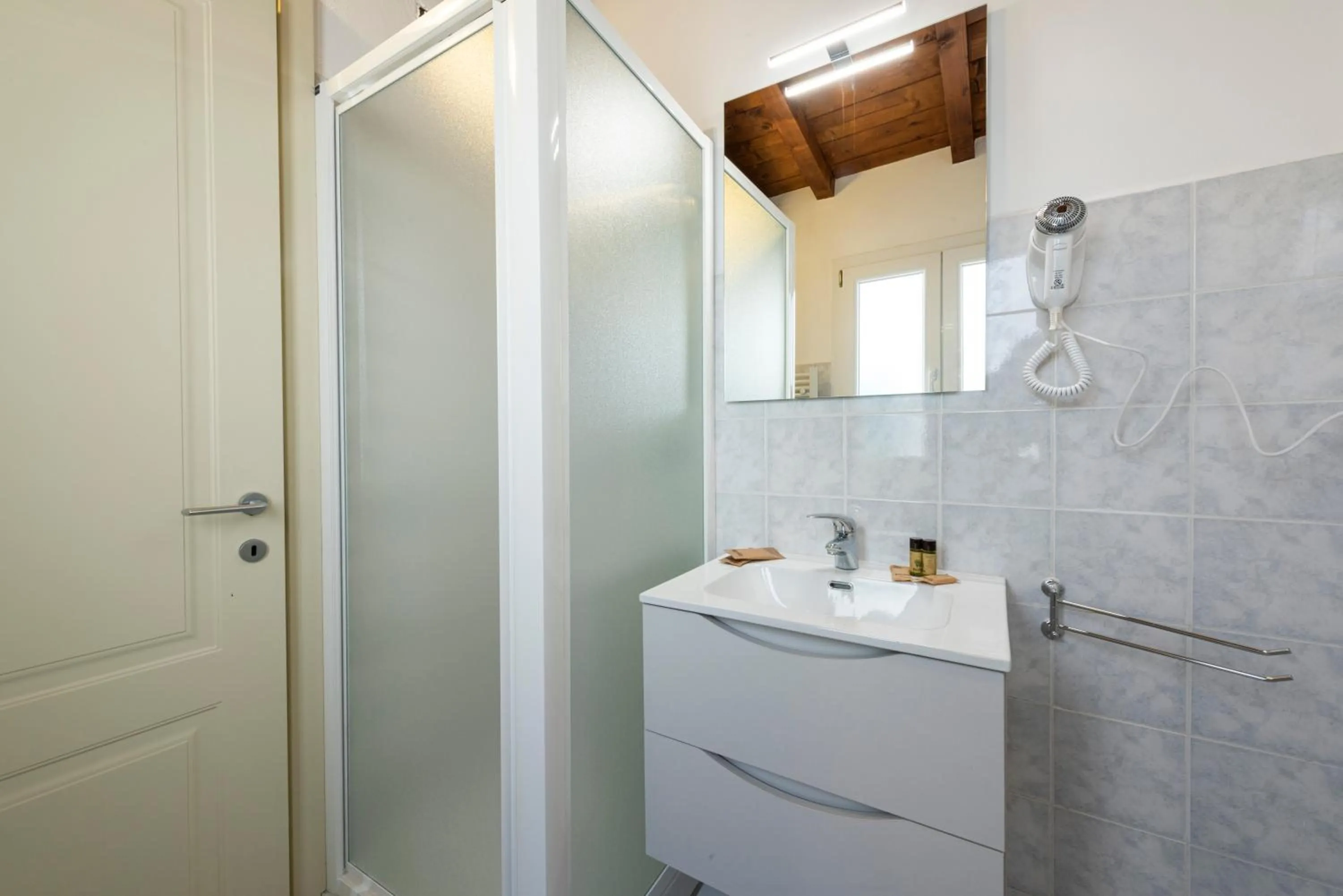 Bathroom in Santa Croce Palace by Mmega