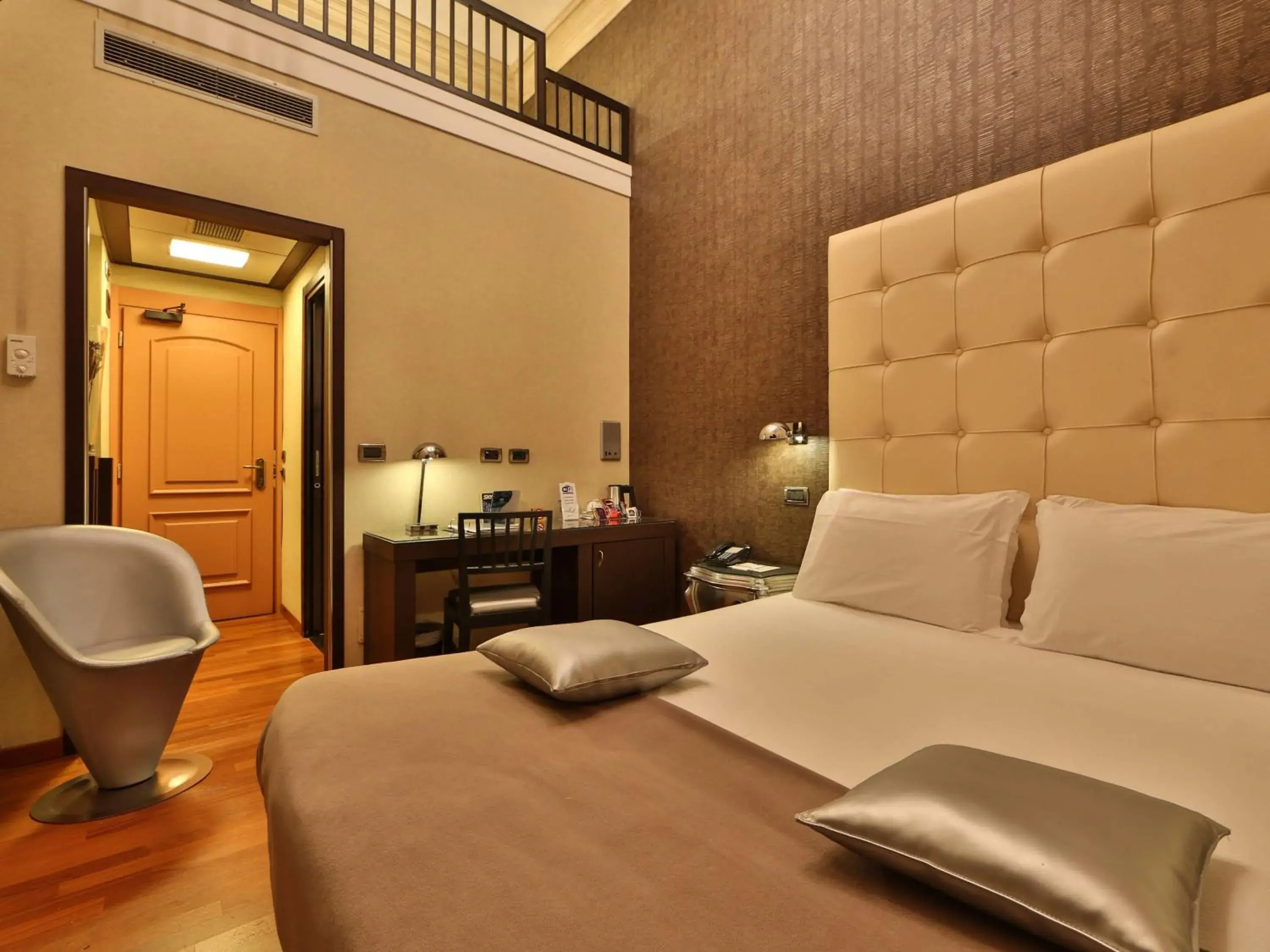 People, Bed in Best Western Plus Hotel Genova People, Bed in Best Western Plus Hotel Genova