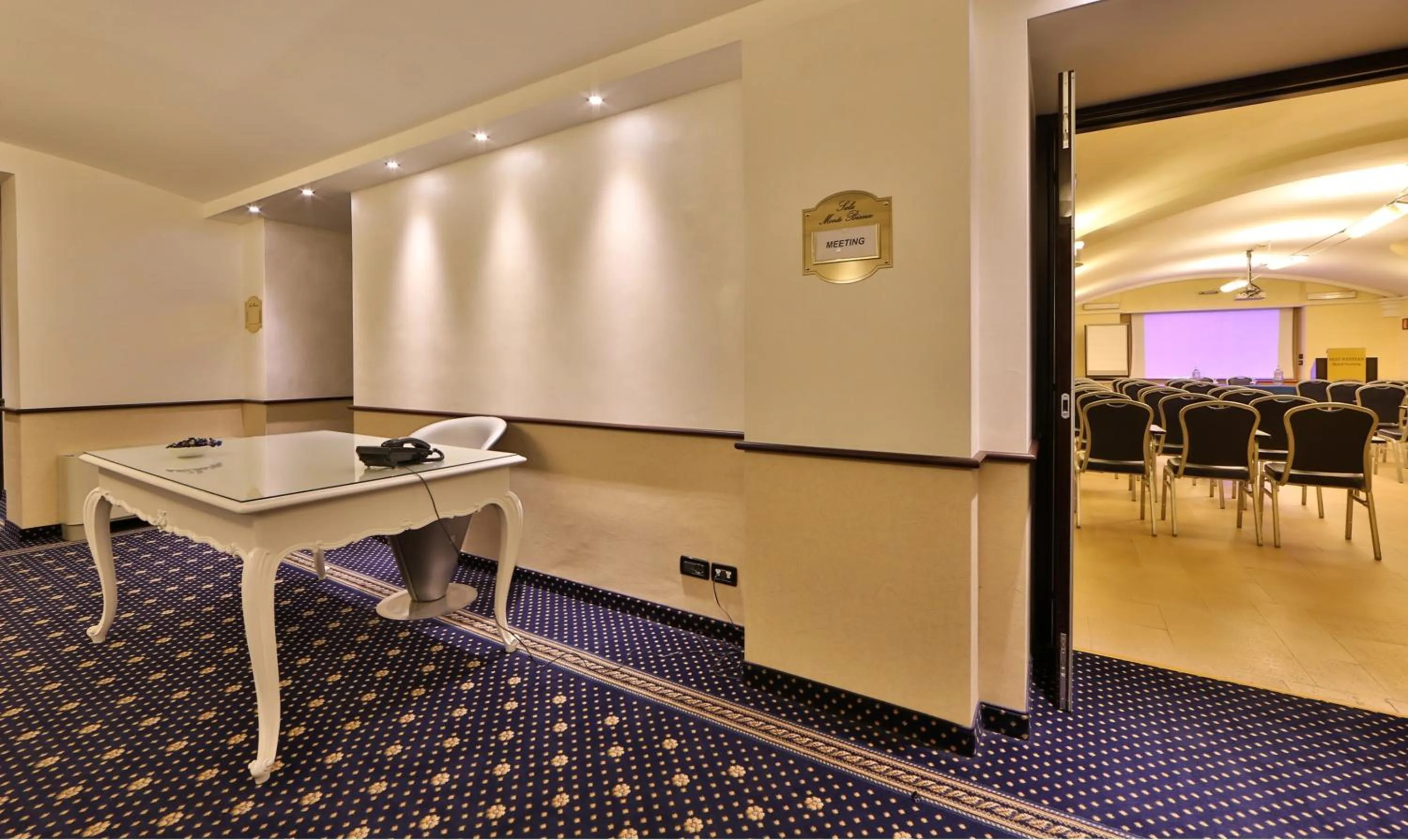 Business facilities in Best Western Plus Hotel Genova