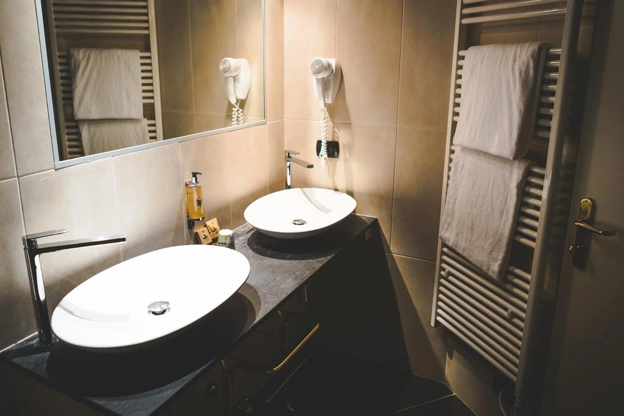 Bathroom in Hotel L'Approdo