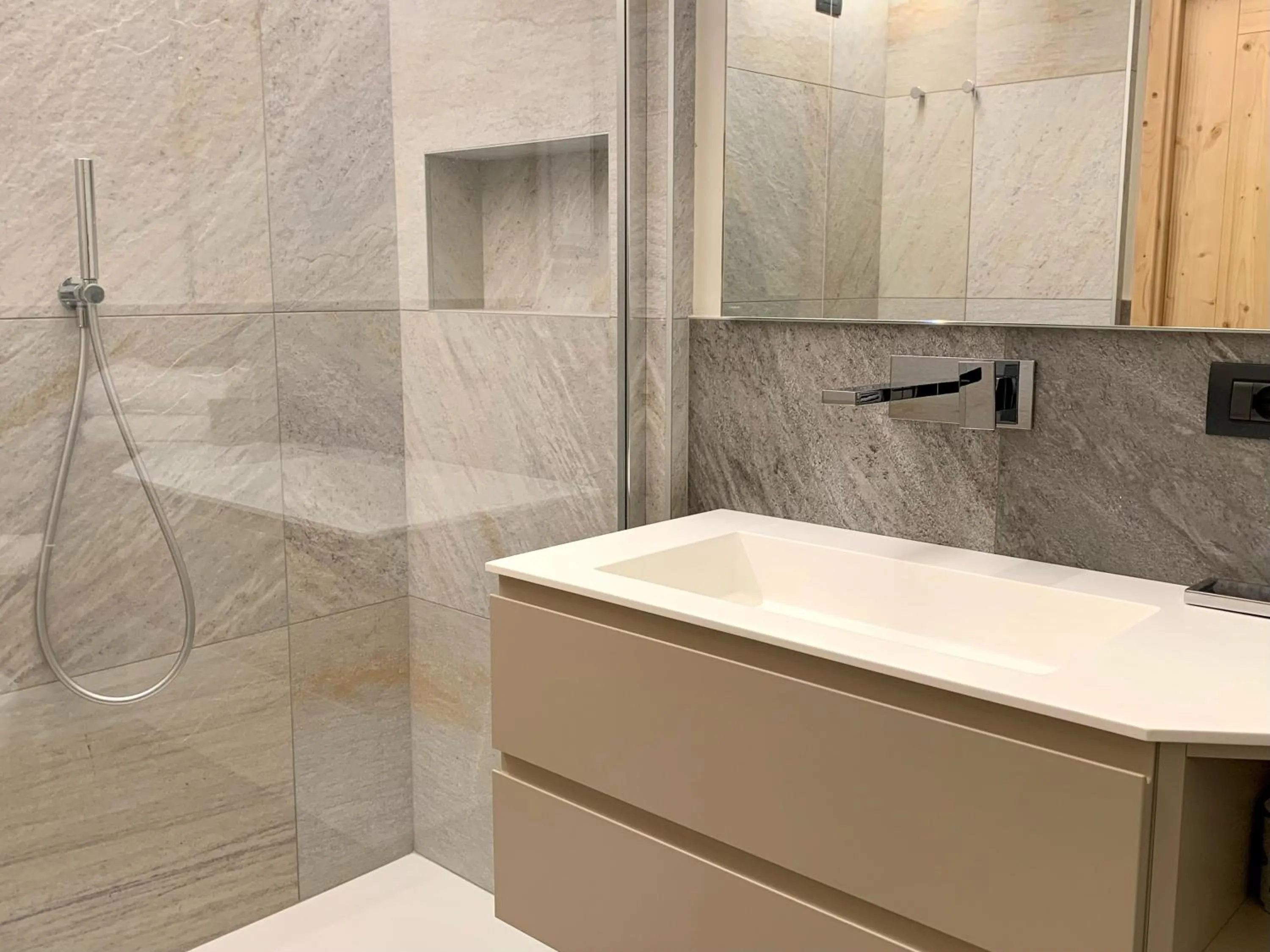 Shower in Hotel Cristallo