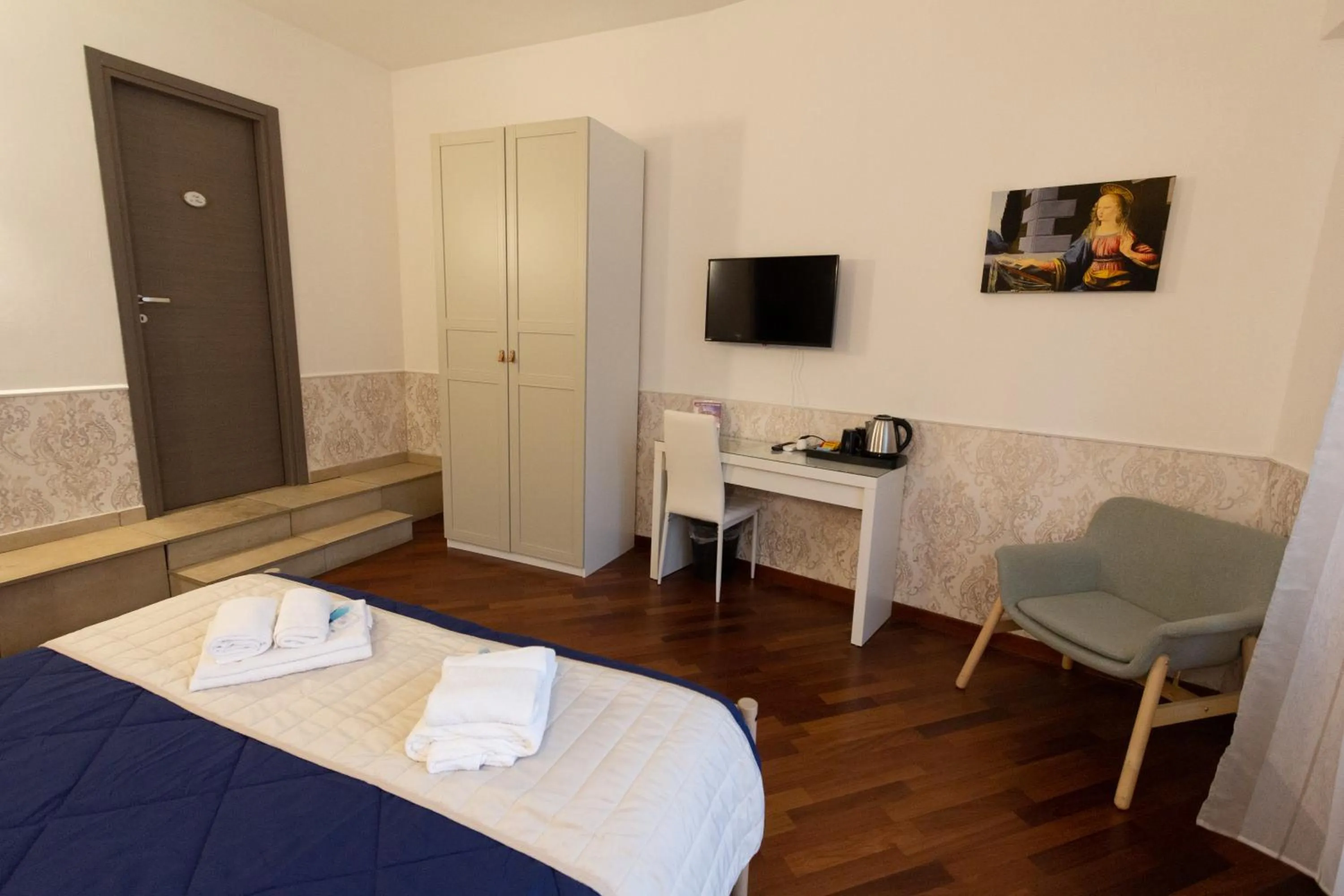 Bedroom, Bed in Aurelio Deluxe Rooms