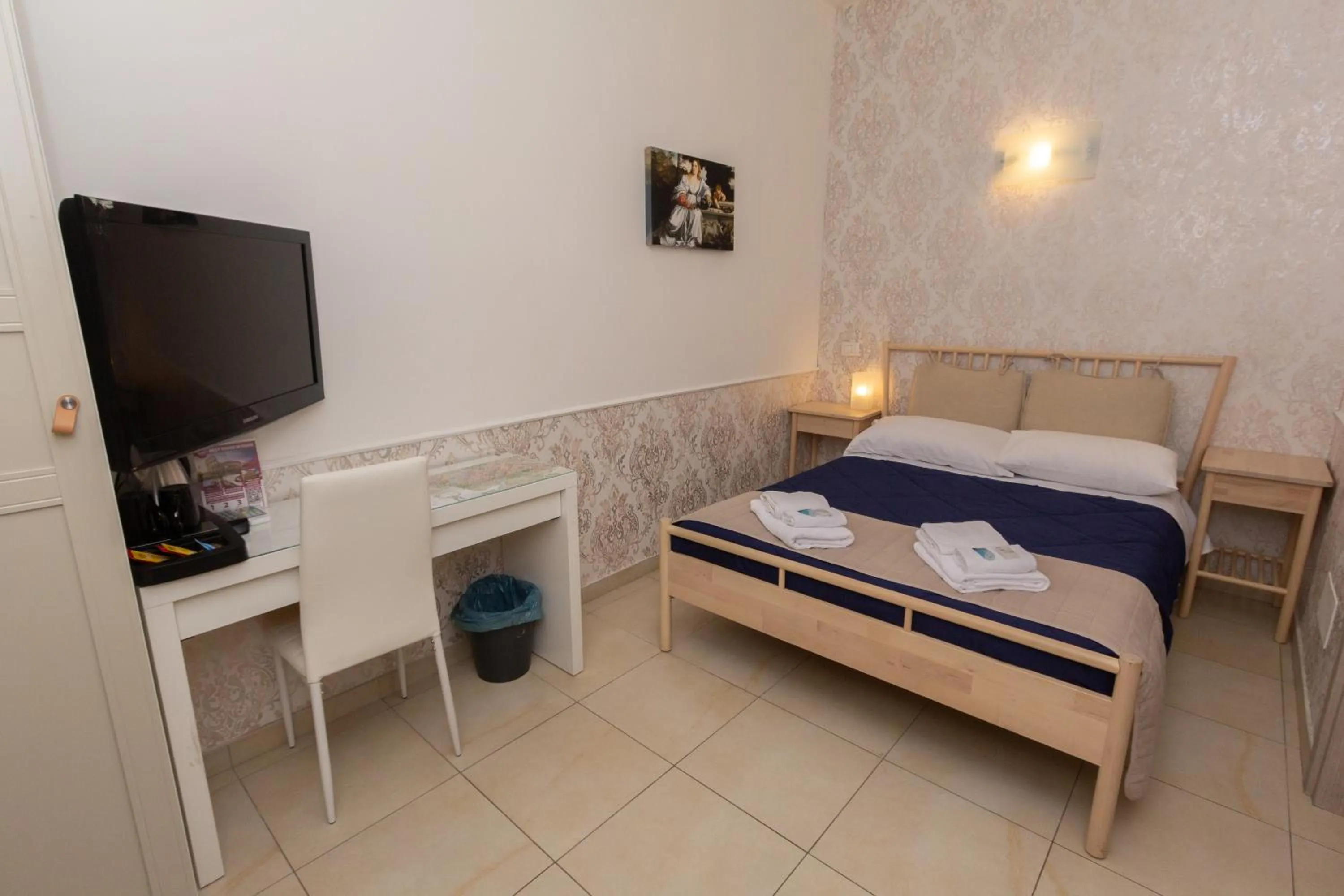 Bedroom, Bed in Aurelio Deluxe Rooms