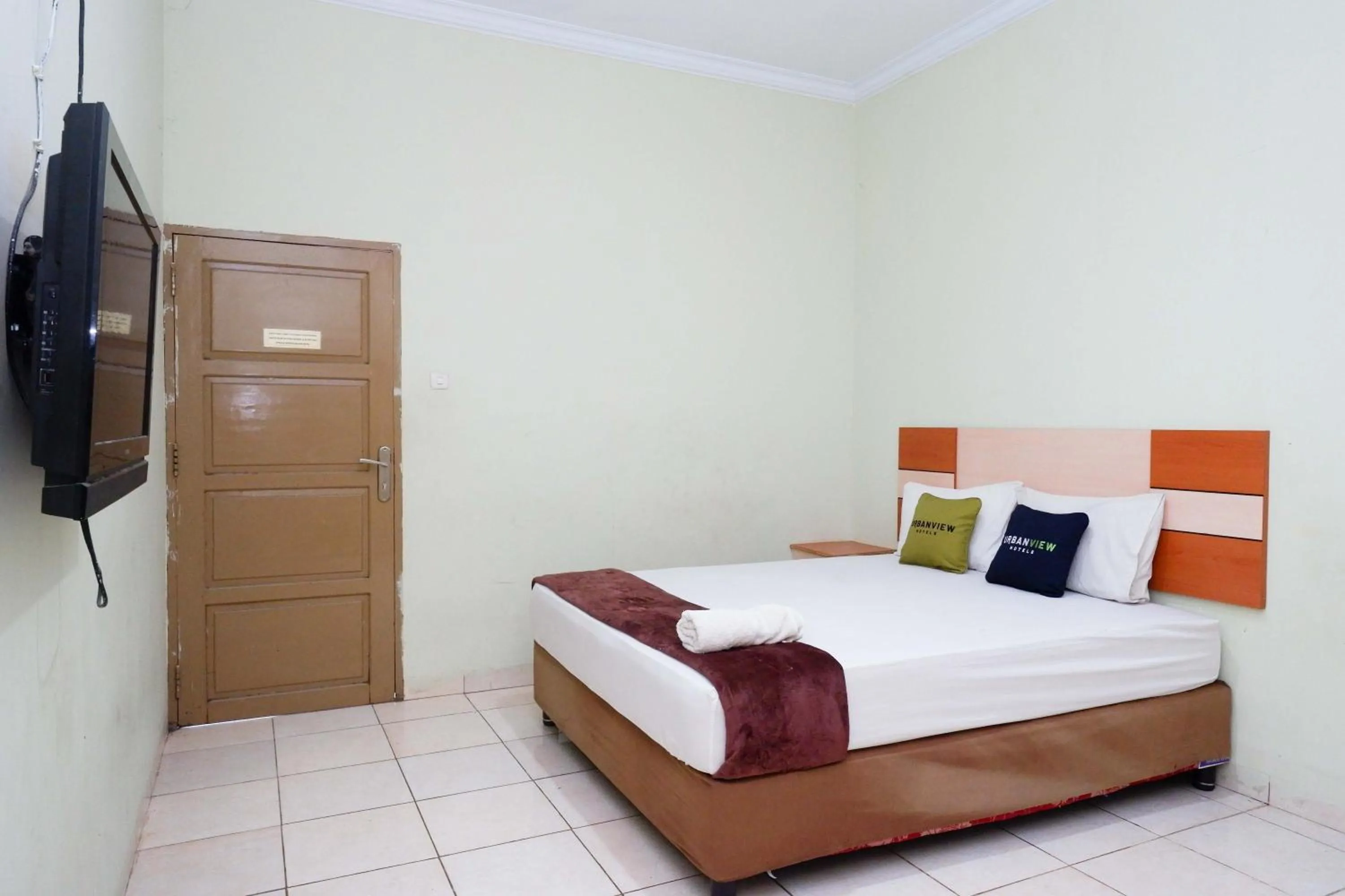 Bedroom, Bed in Urbanview Hotel Platinum Parepare
