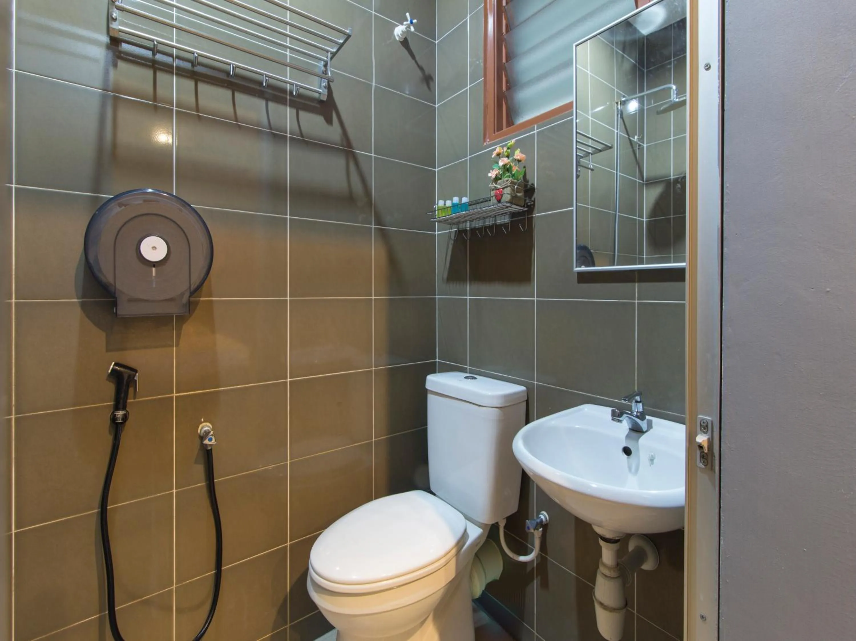 Bathroom in Chemor Inn