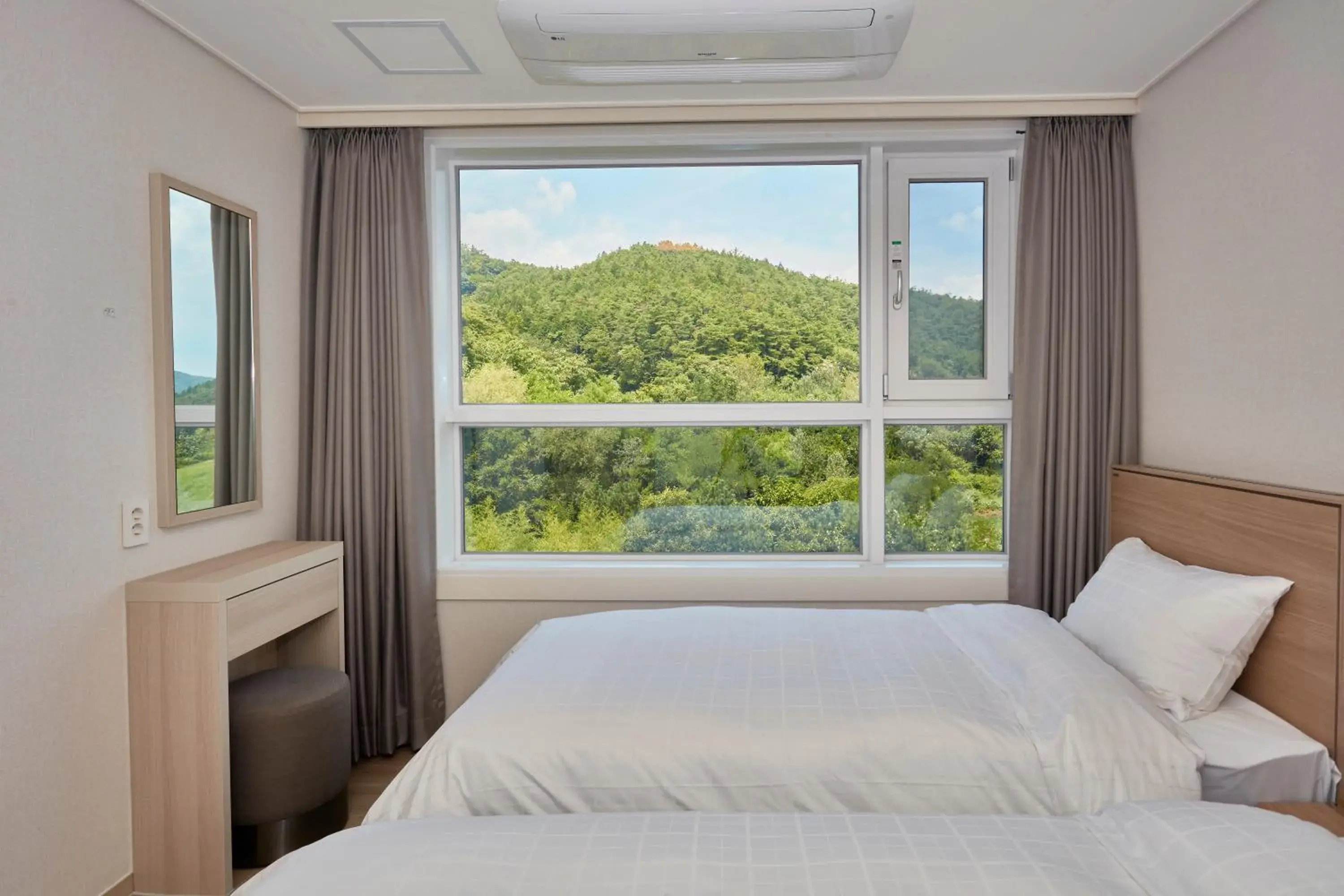 Bed in Kumho Hwasun Spa Resort Bed in Kumho Hwasun Spa Resort