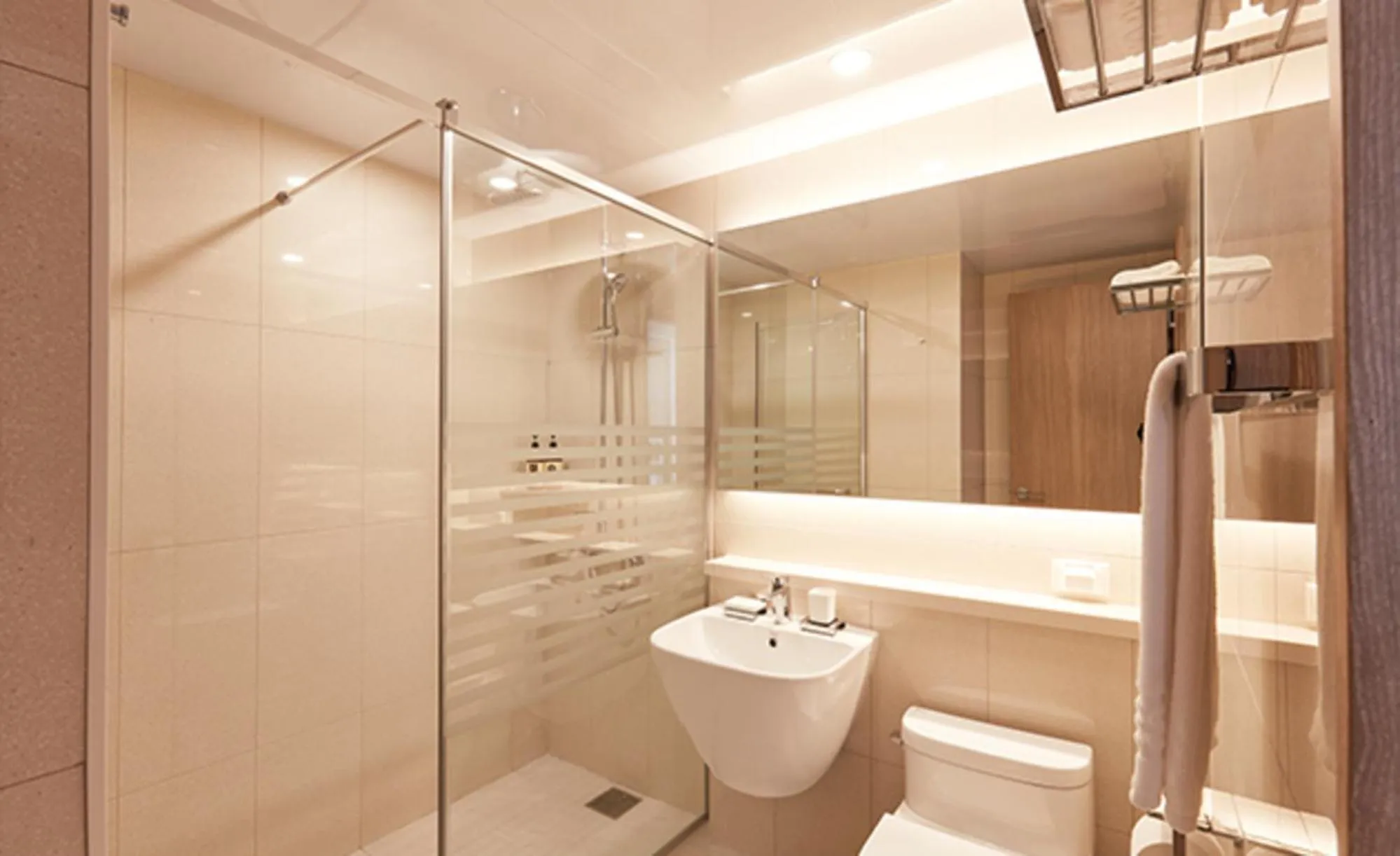 Shower in Kumho Tongyeong Marina Resort