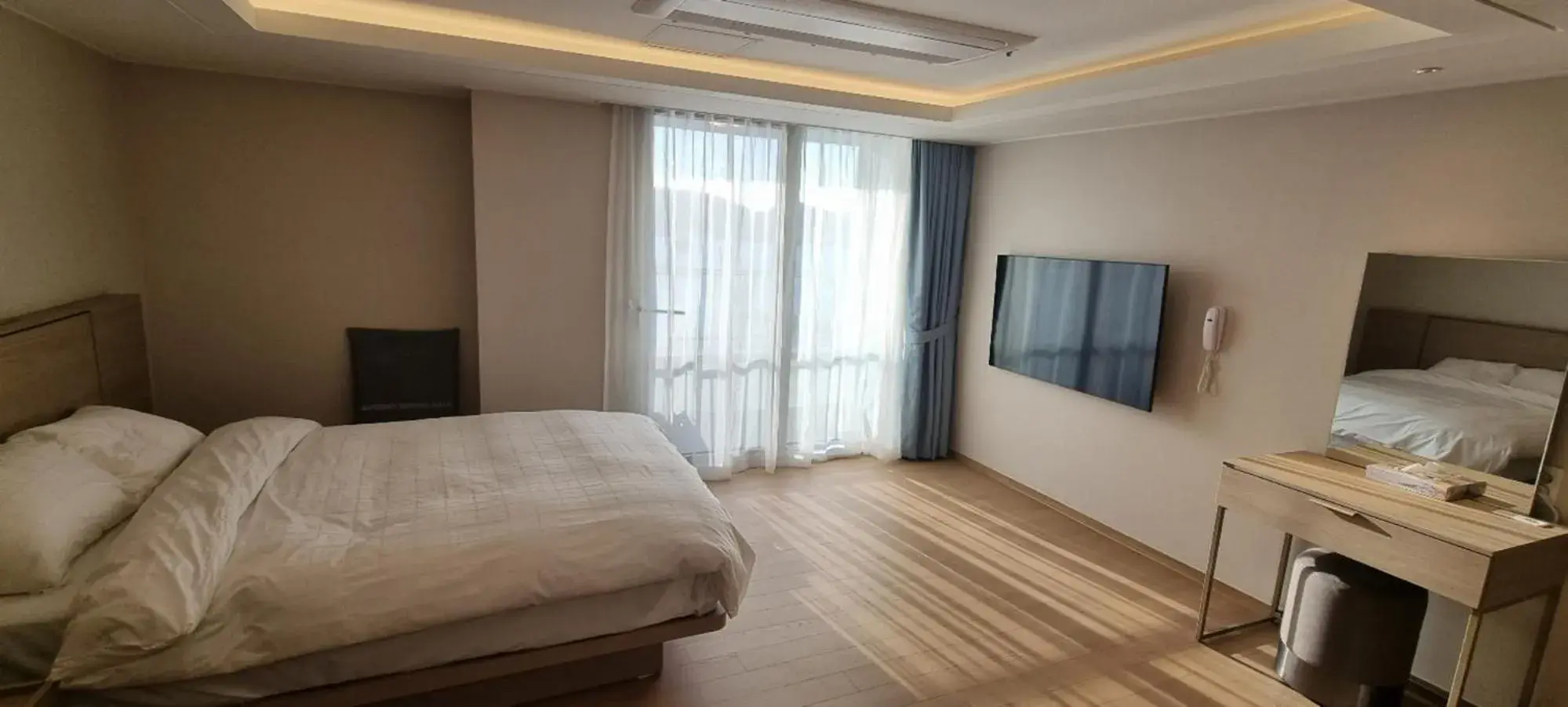 Bed in Kumho Tongyeong Marina Resort Bed in Kumho Tongyeong Marina Resort