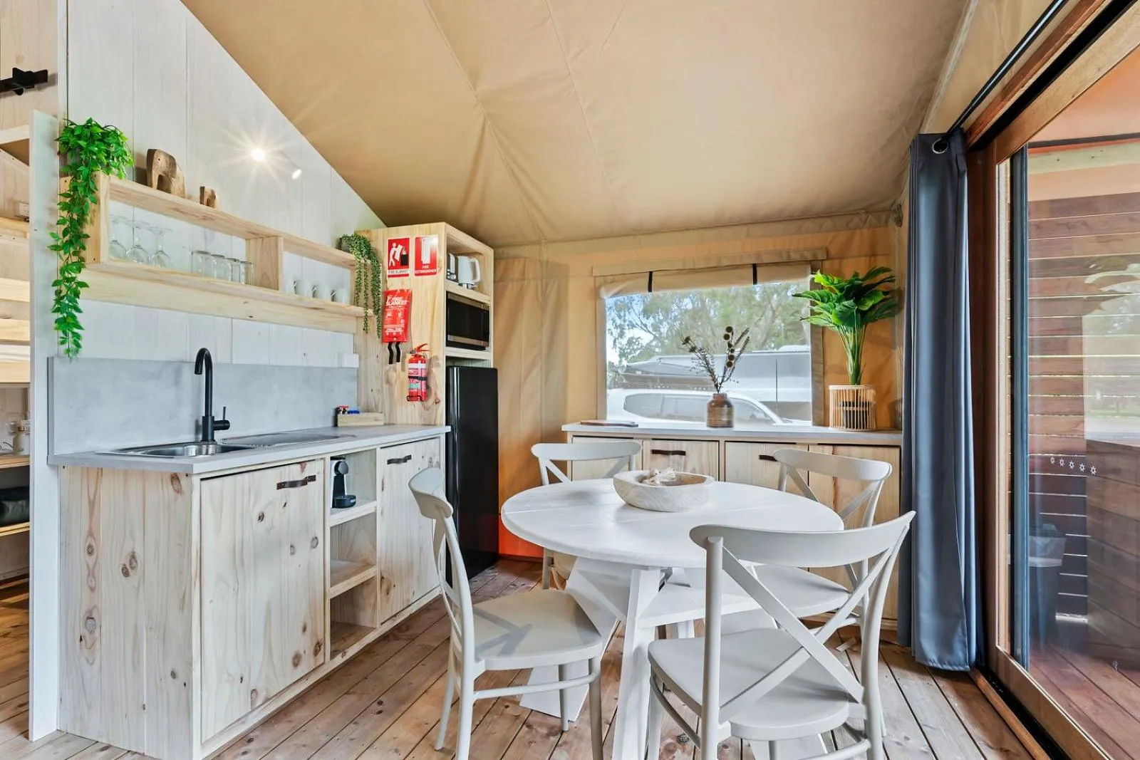 Kitchen or kitchenette in Ingenia Holidays Noosa