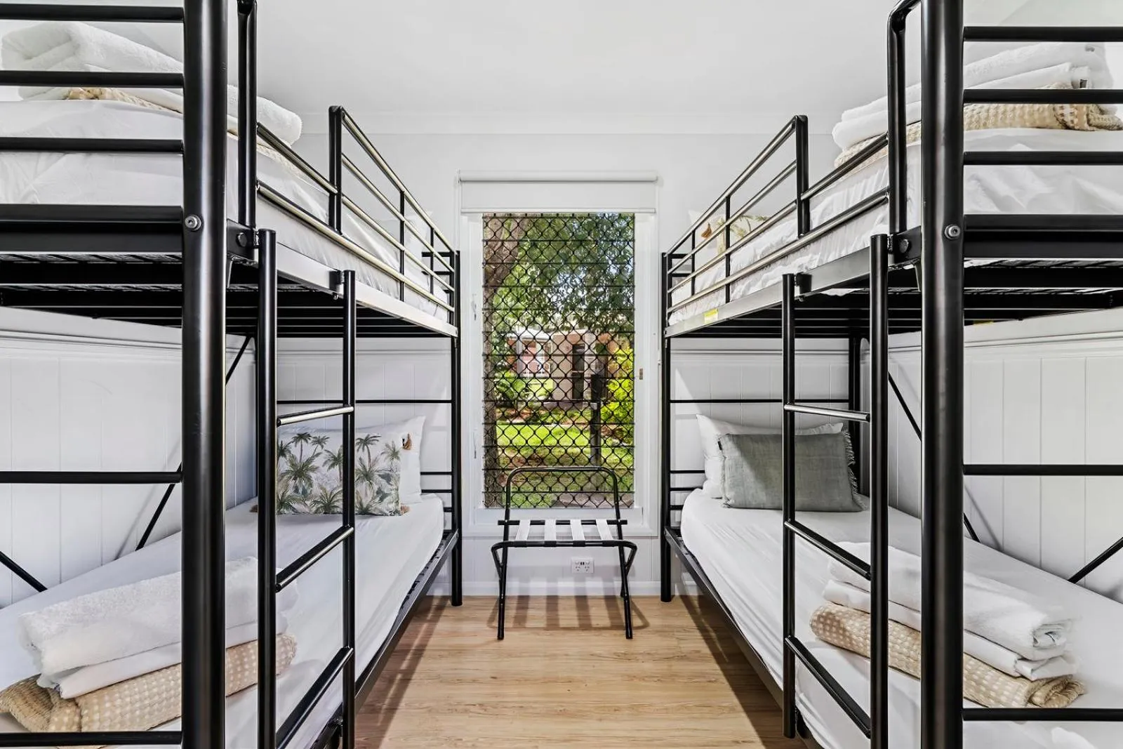 Bedroom, Bed in Ingenia Holidays Noosa