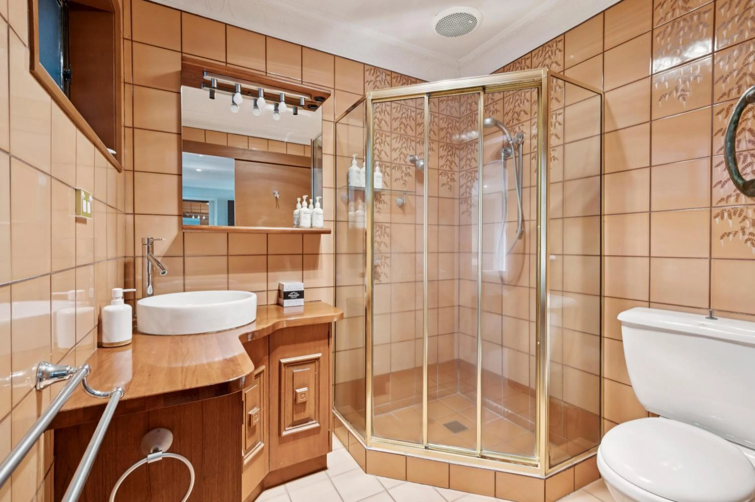 Bathroom in Ingenia Holidays Nambucca Heads