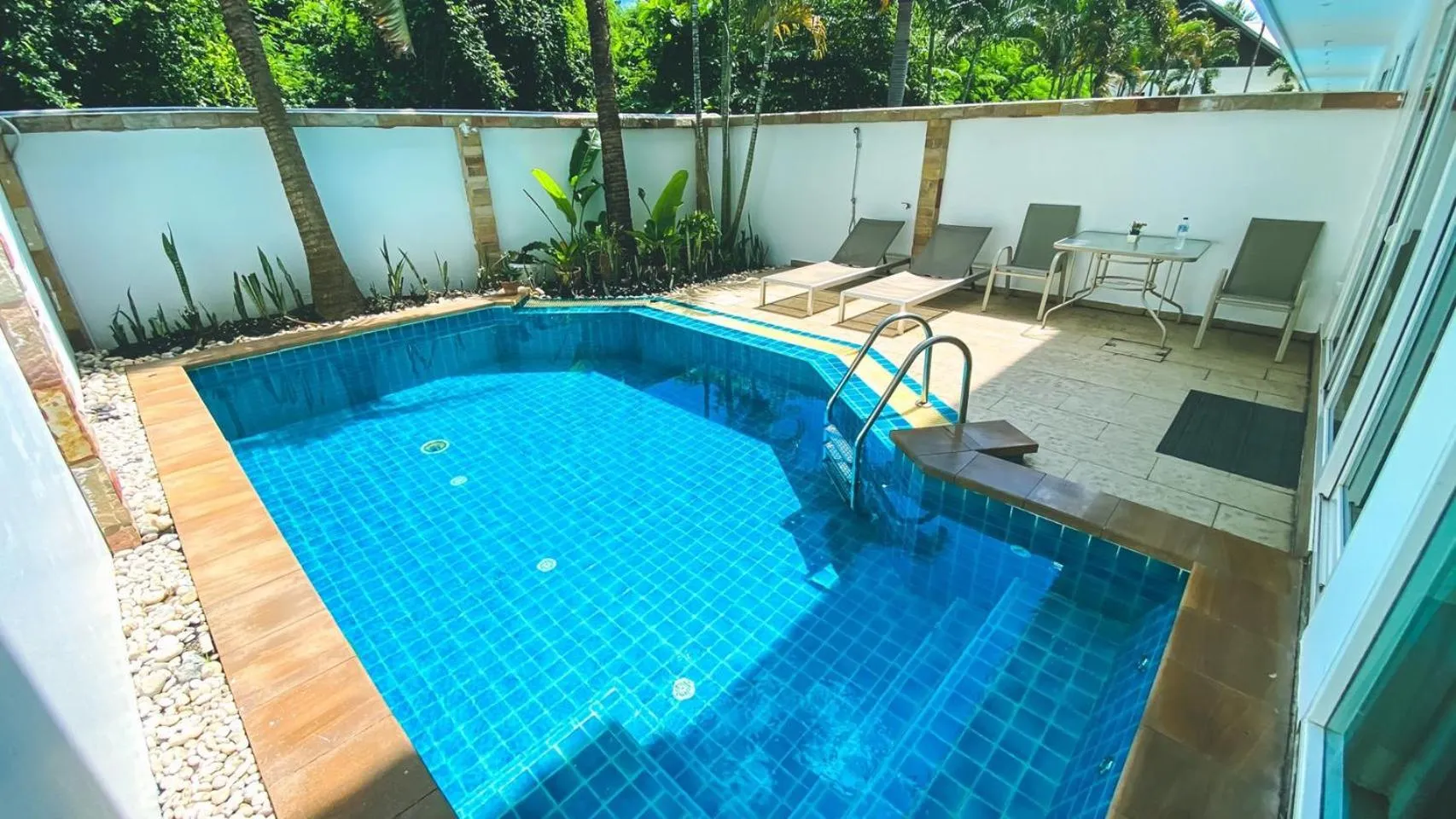 Swimming pool in Hidden Palm Pool Villas