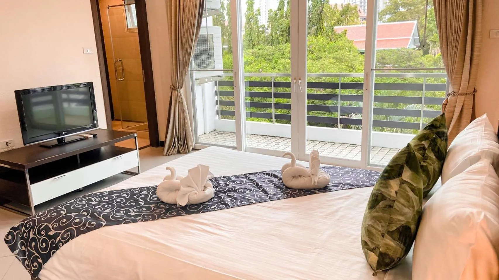 Bedroom, Bed in Hidden Palm Pool Villas