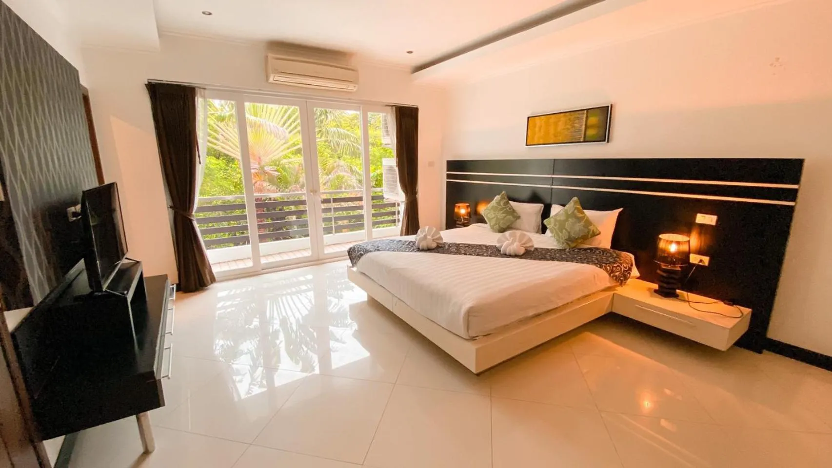 Photo of the whole room, Bed in Hidden Palm Pool Villas
