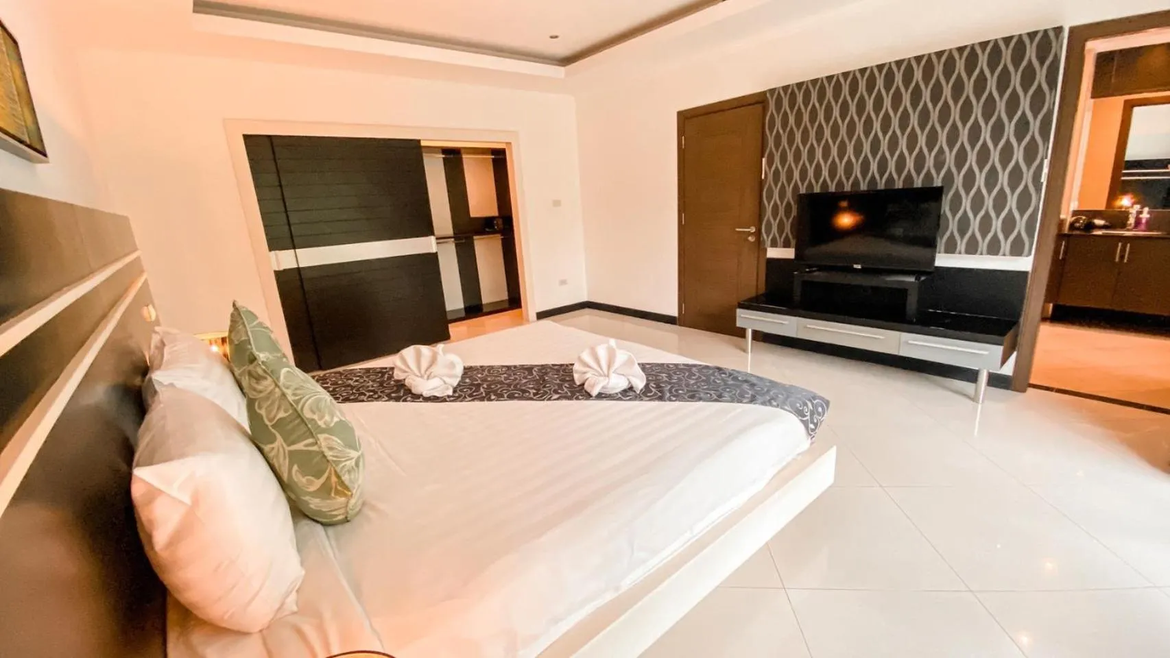 TV and multimedia, Bed in Hidden Palm Pool Villas