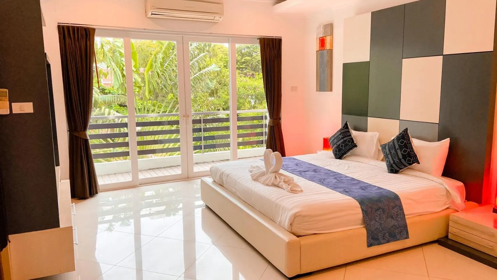 Bed in Hidden Palm Pool Villas