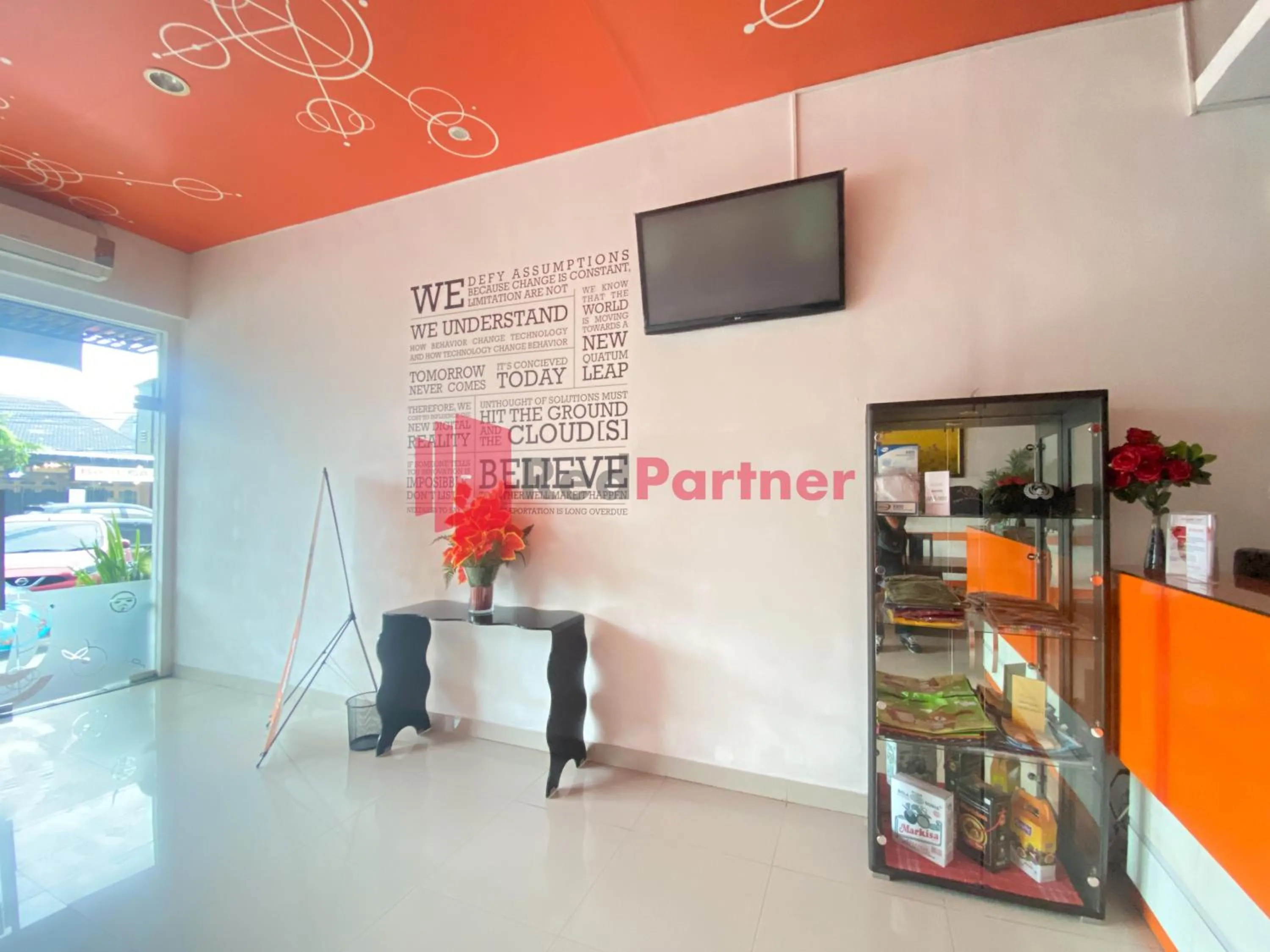 Lobby or reception in Hotel Alpha Makassar RedPartner