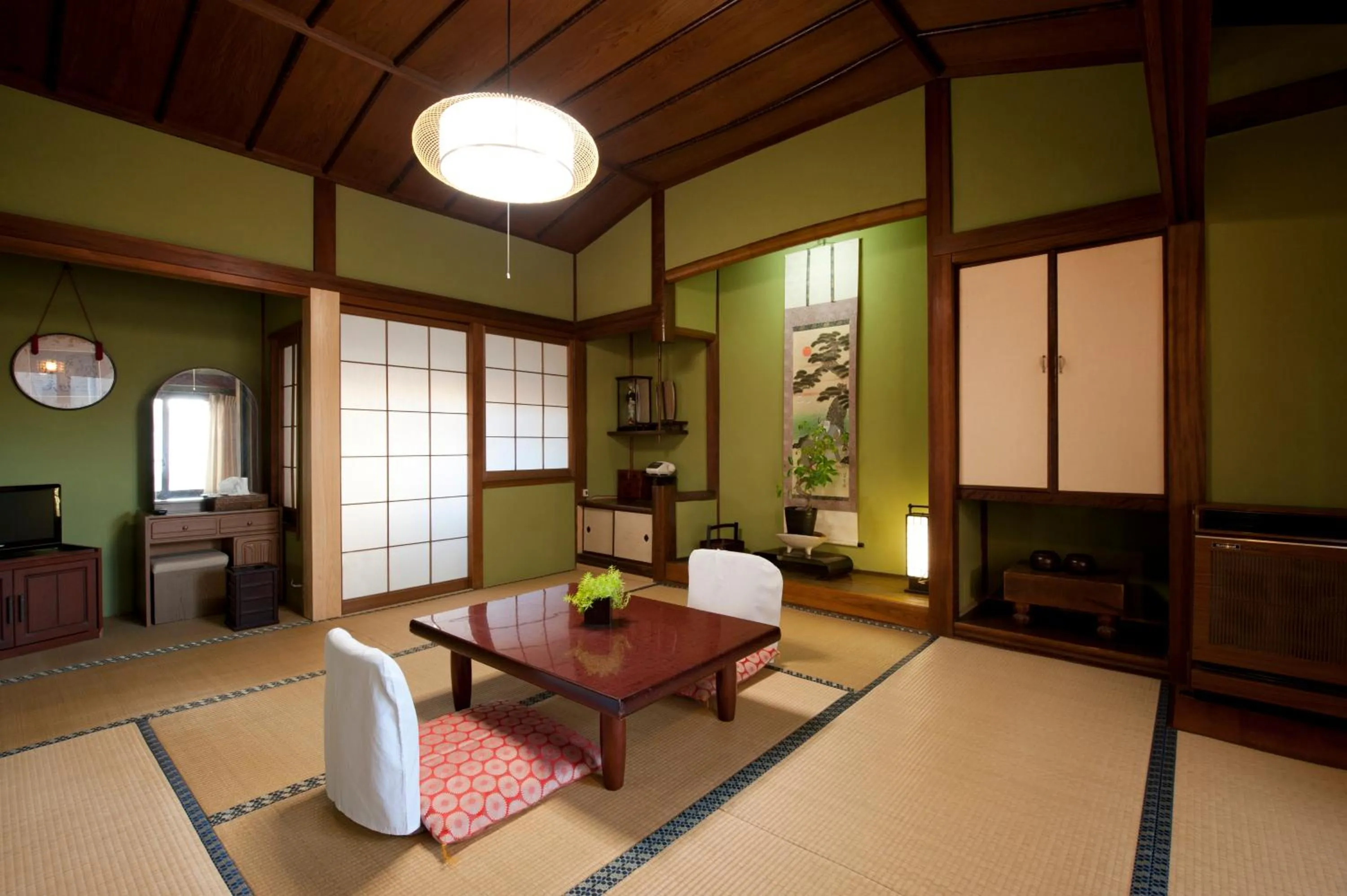 Photo of the whole room in Hinode Ryokan