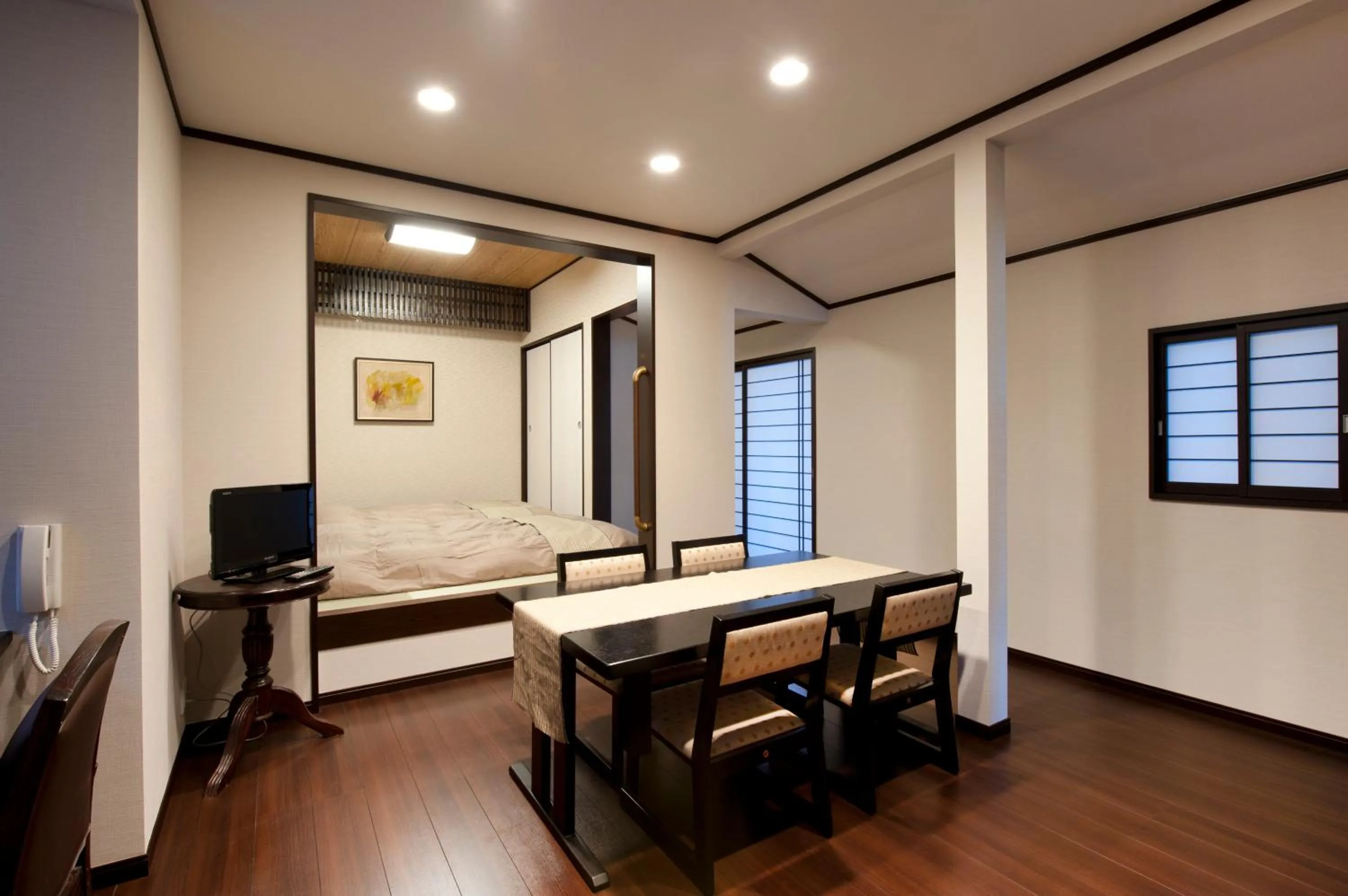 Photo of the whole room in Hinode Ryokan