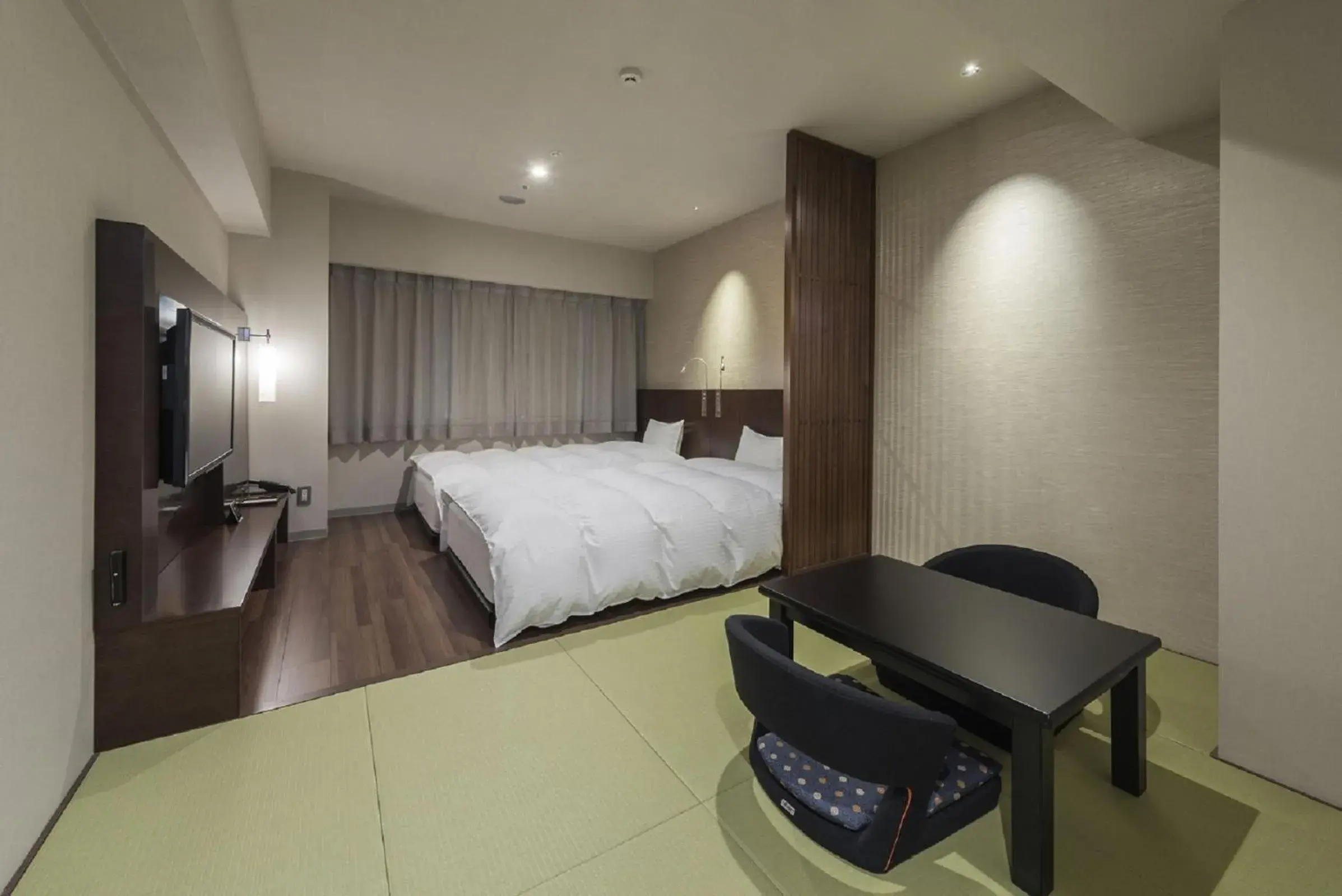 Photo of the whole room, Bed in Nagoya Kanayama Hotel Photo of the whole room, Bed in Nagoya Kanayama Hotel