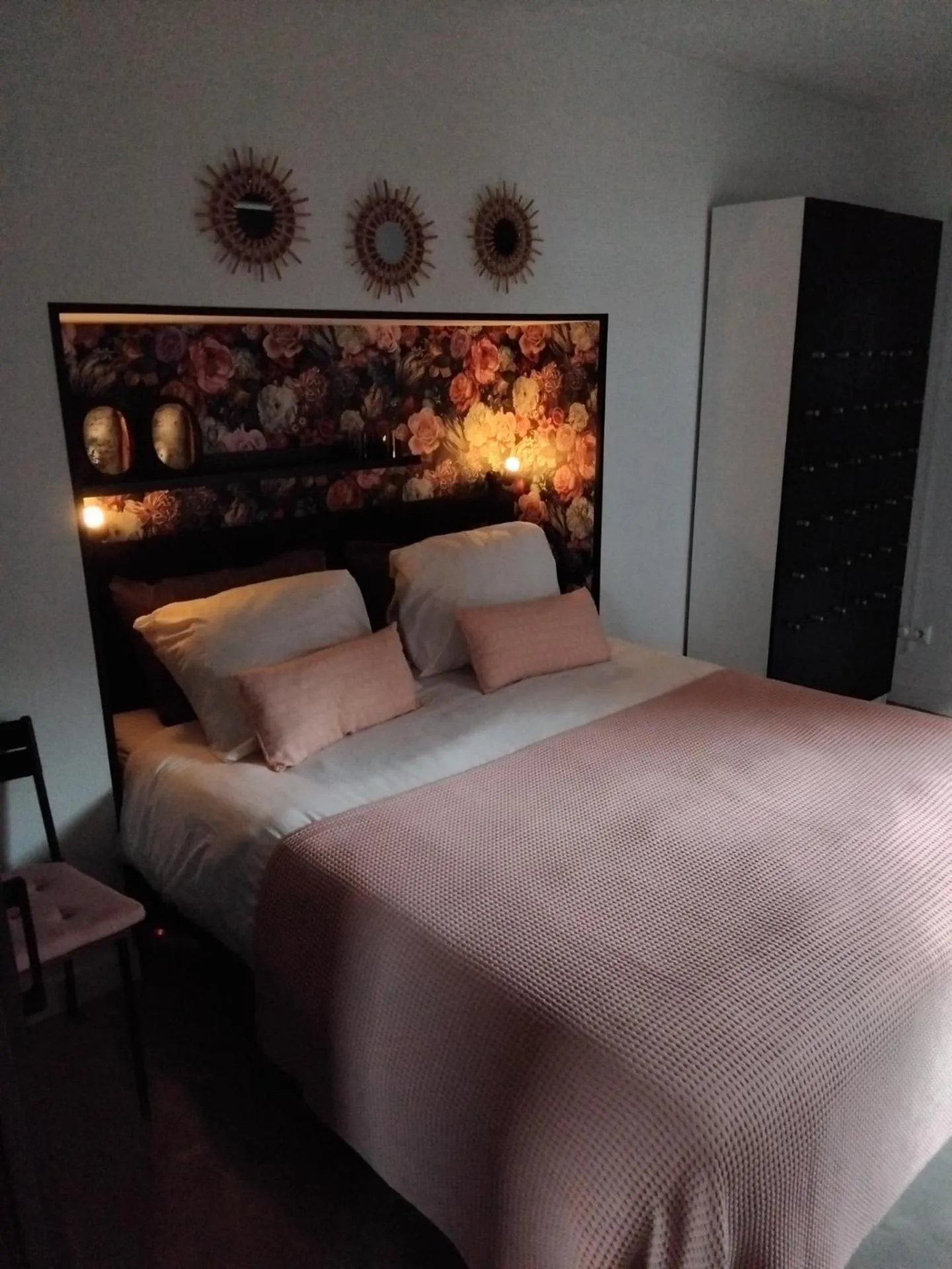 Bed in Ruunerwoldse Stekkie met eigen badkamer