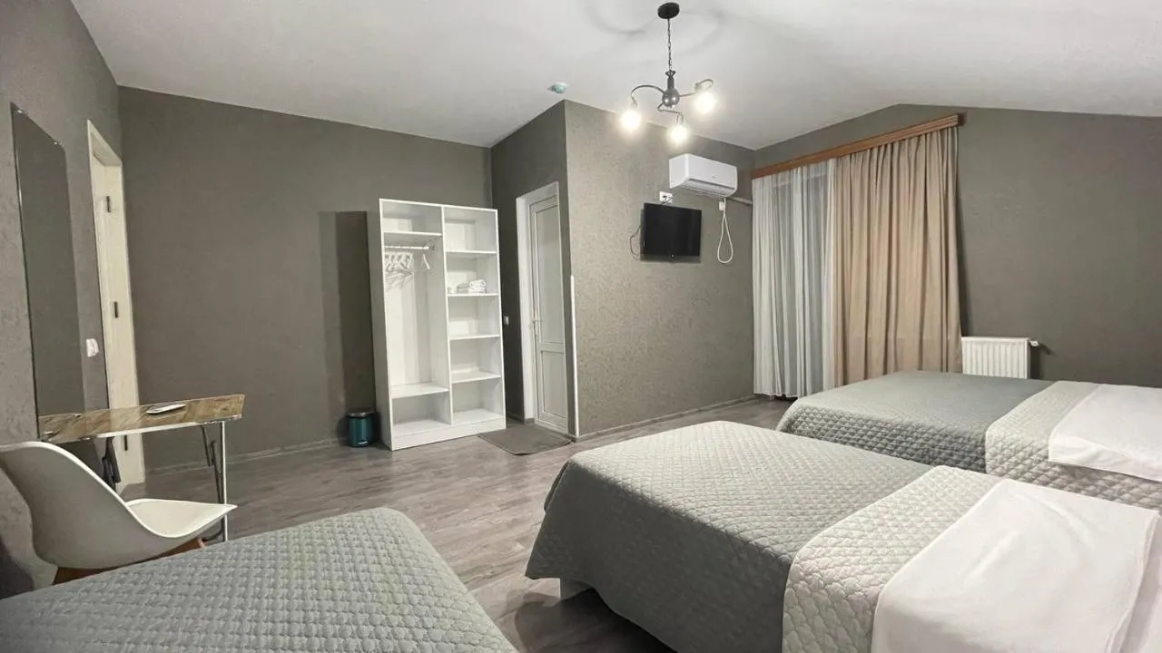 TV and multimedia, Bed in Hotel West Face