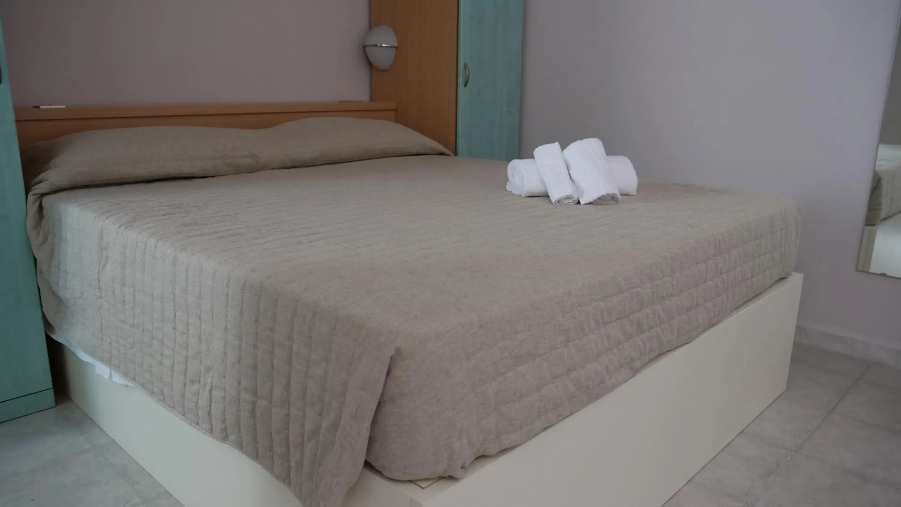 Quadruple Room with Garden View in Hotel La Buca Del Gatto Quadruple Room with Garden View in Hotel La Buca Del Gatto