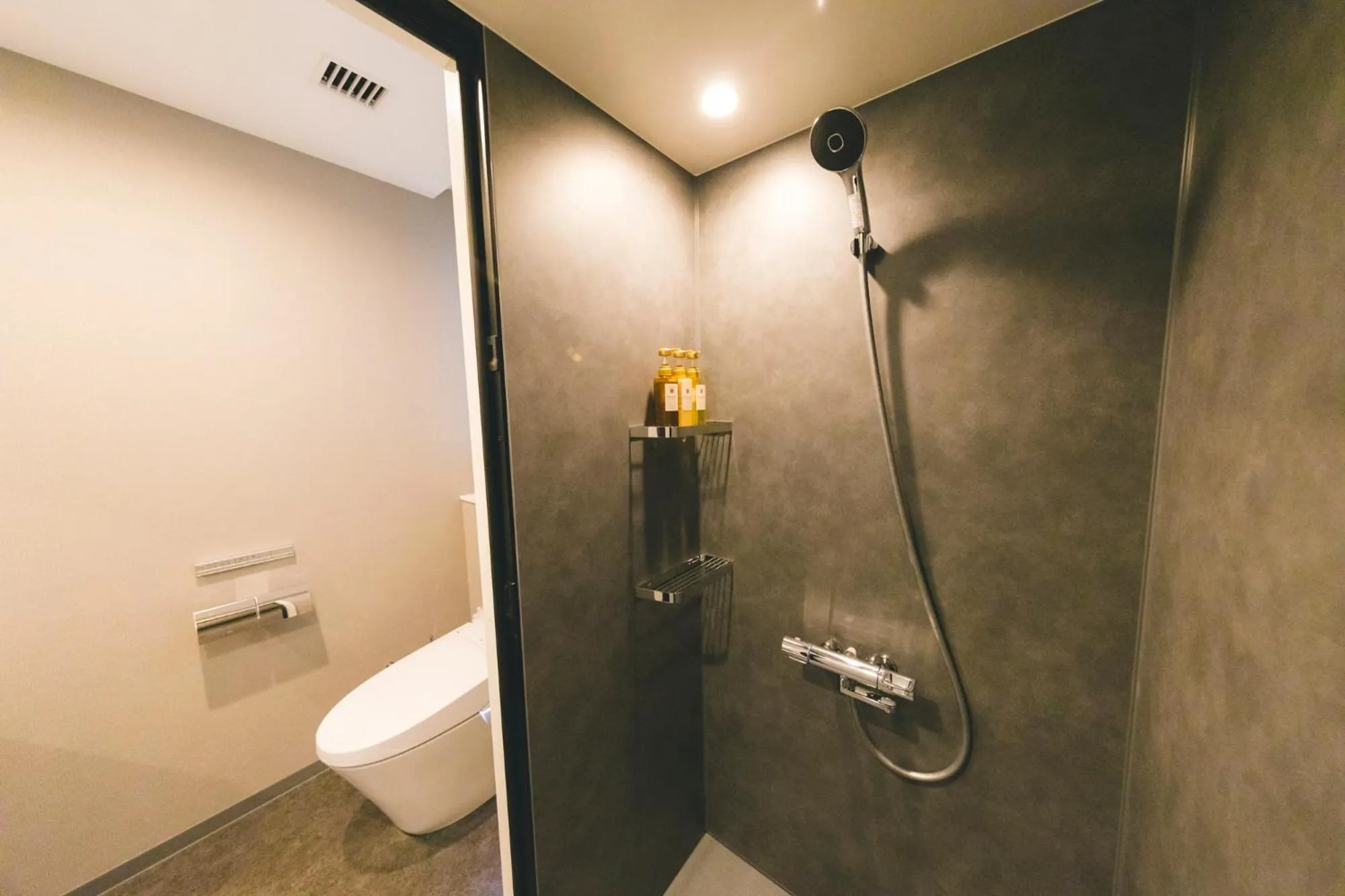 Shower in Seaside Hotel Maiko Villa Kobe