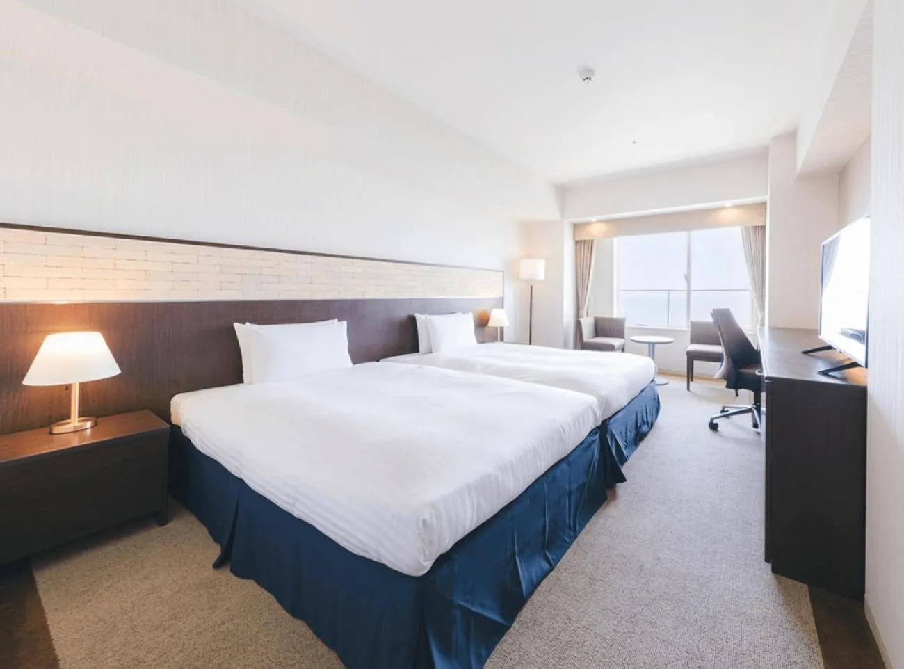 Photo of the whole room, Bed in Seaside Hotel Maiko Villa Kobe