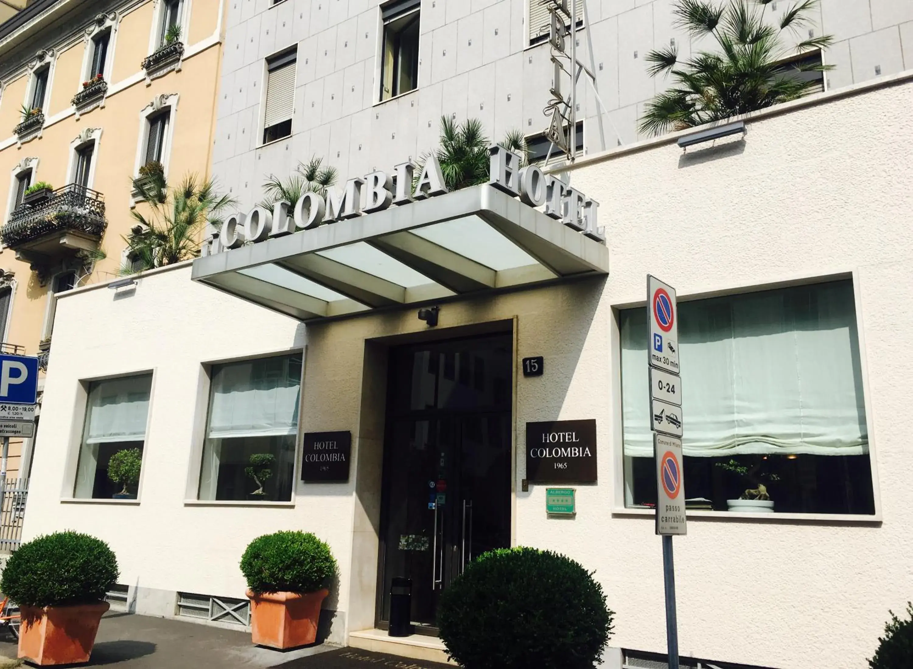 Property building in Hotel Colombia Property building in Hotel Colombia