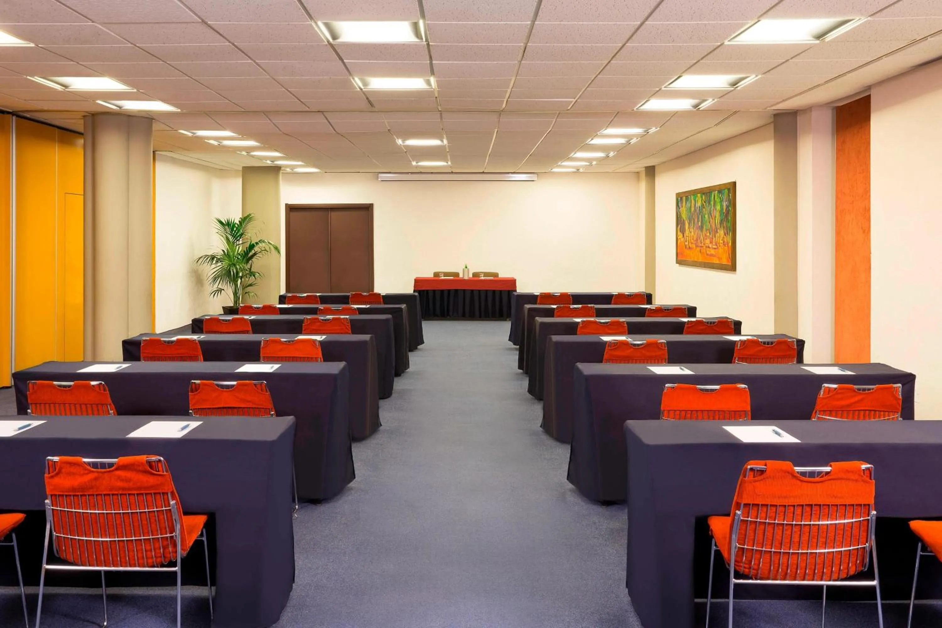 Meeting/conference room in Four Points by Sheraton Catania Hotel