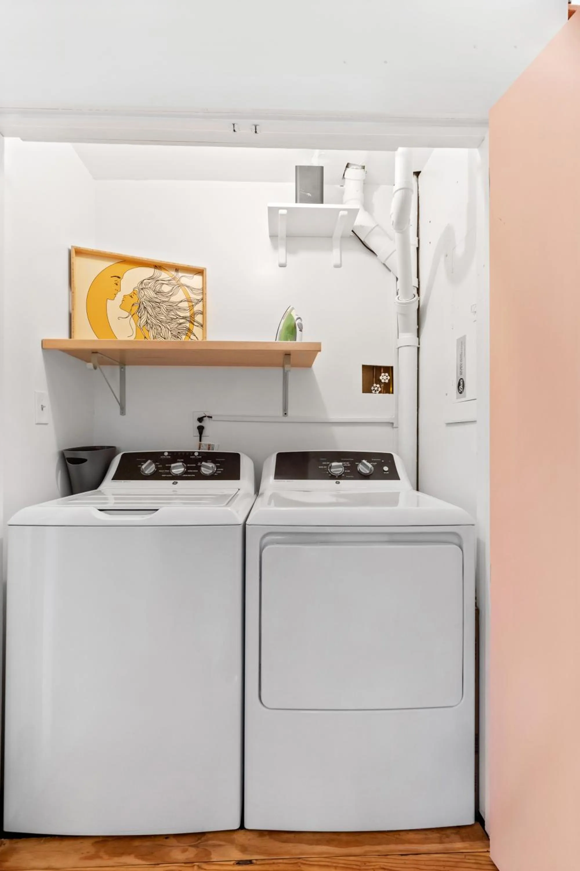 Folly Vacation Vintage Cottage with Stunning Views 218