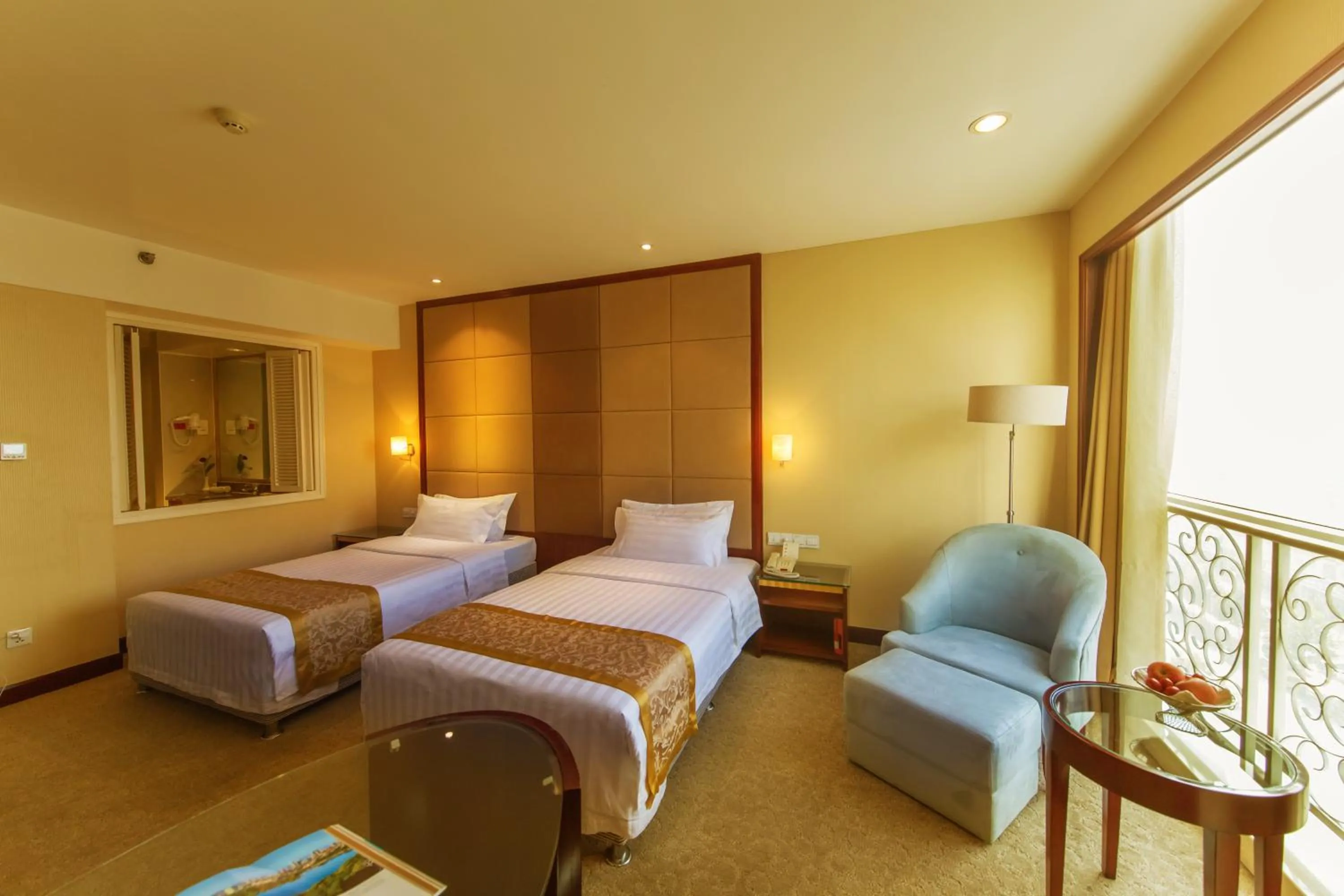 Bed in Fulitai International Hotel