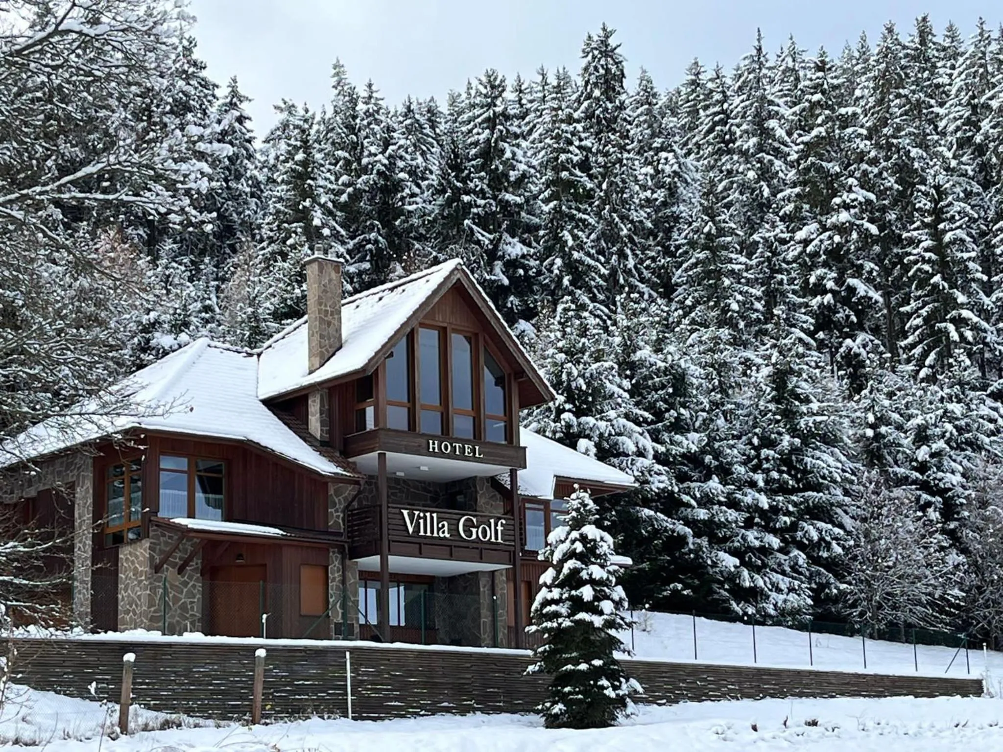 Property building in Hotel Villa Golf Cihelny