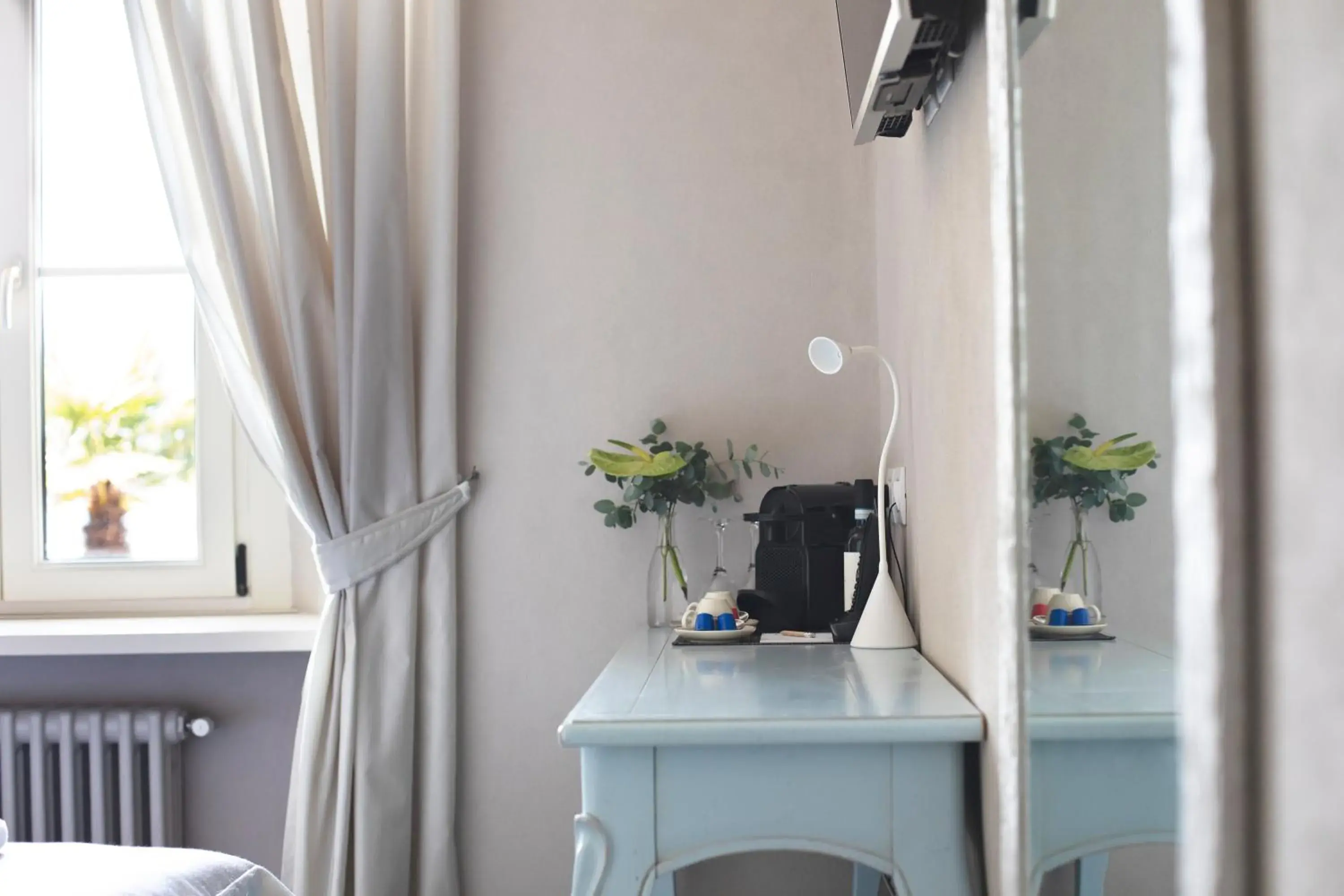 Single Room with Lake View in Relais Villa Porta Single Room with Lake View in Relais Villa Porta