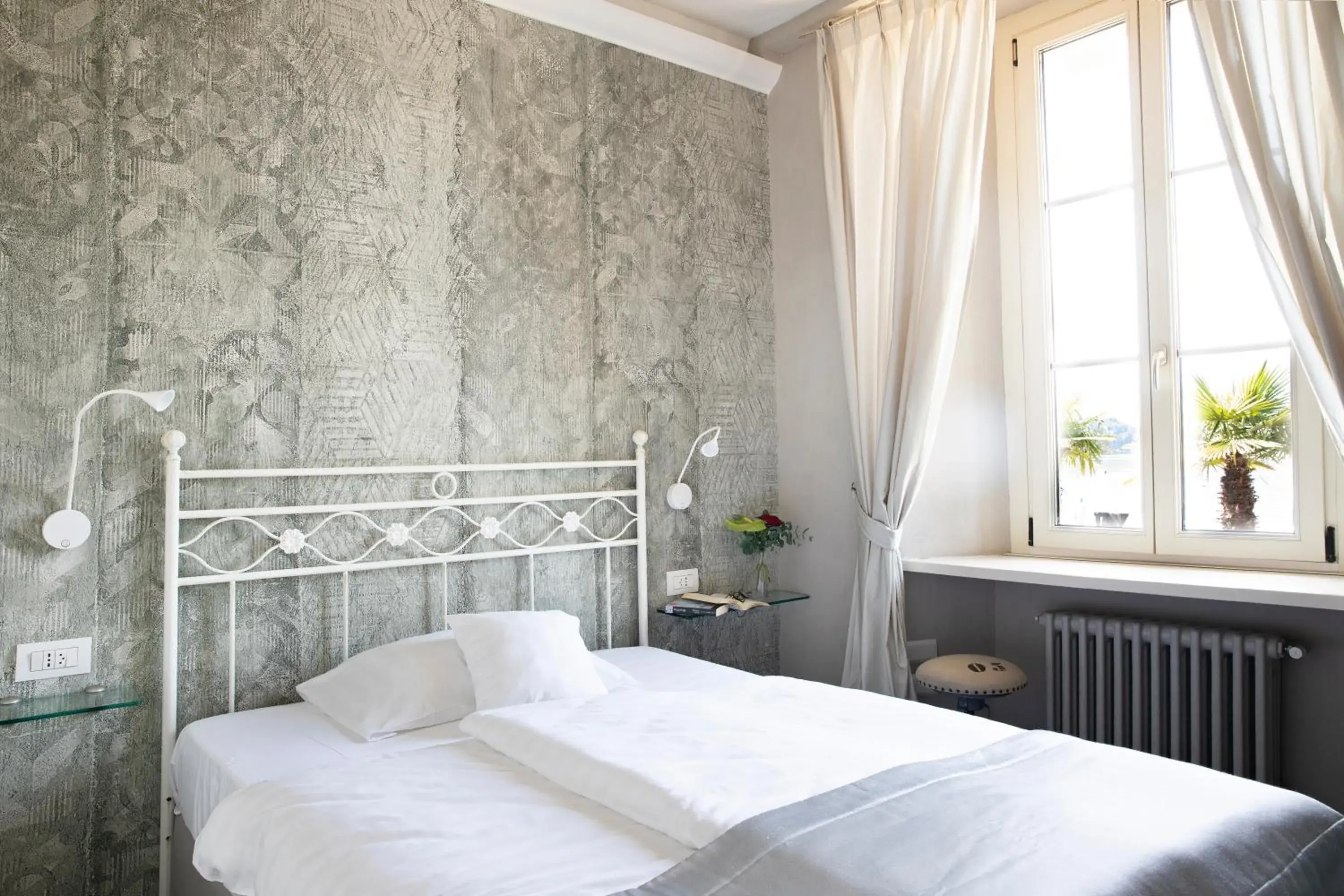 Single Room with Lake View in Relais Villa Porta Single Room with Lake View in Relais Villa Porta