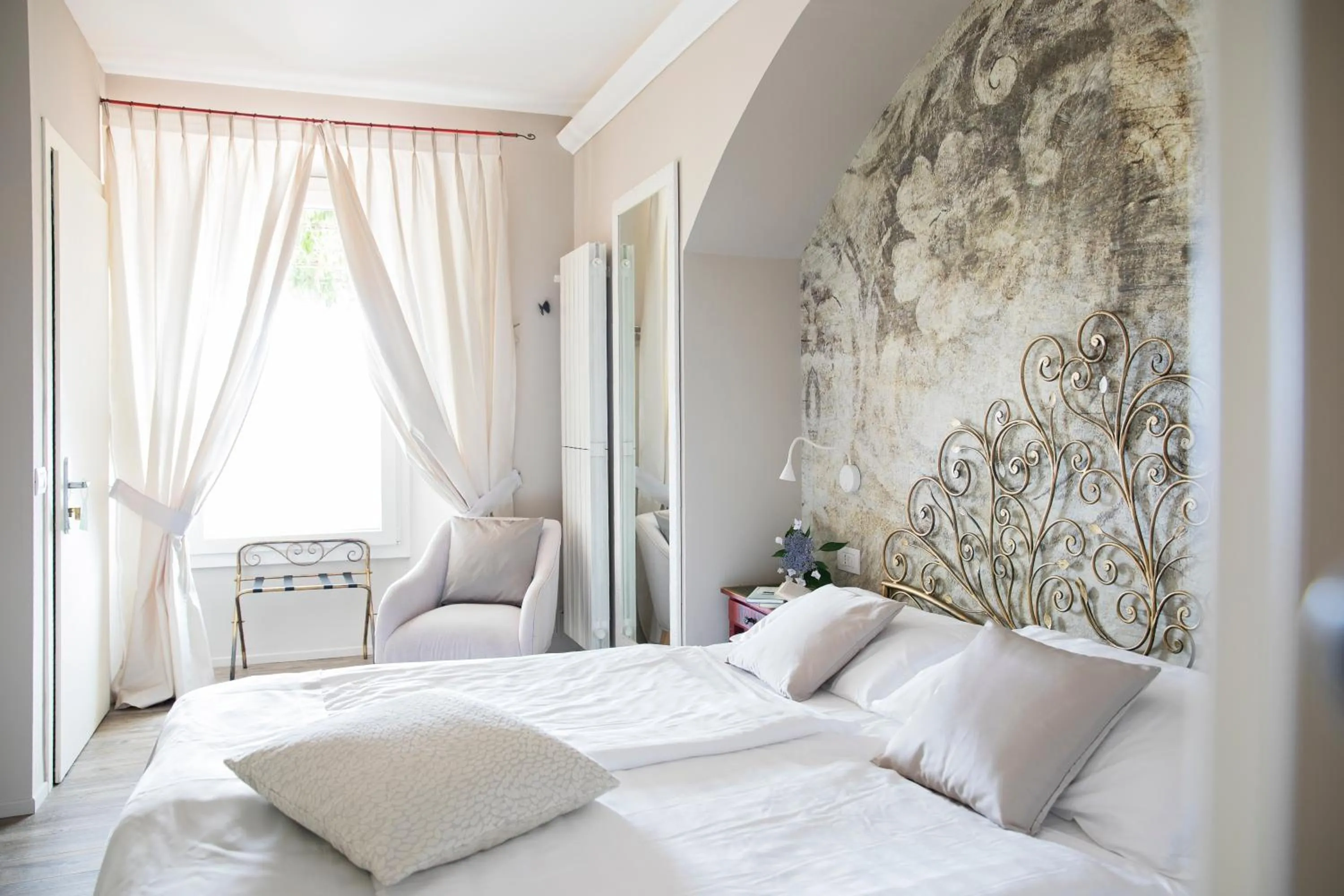 Photo of the whole room, Bed in Relais Villa Porta