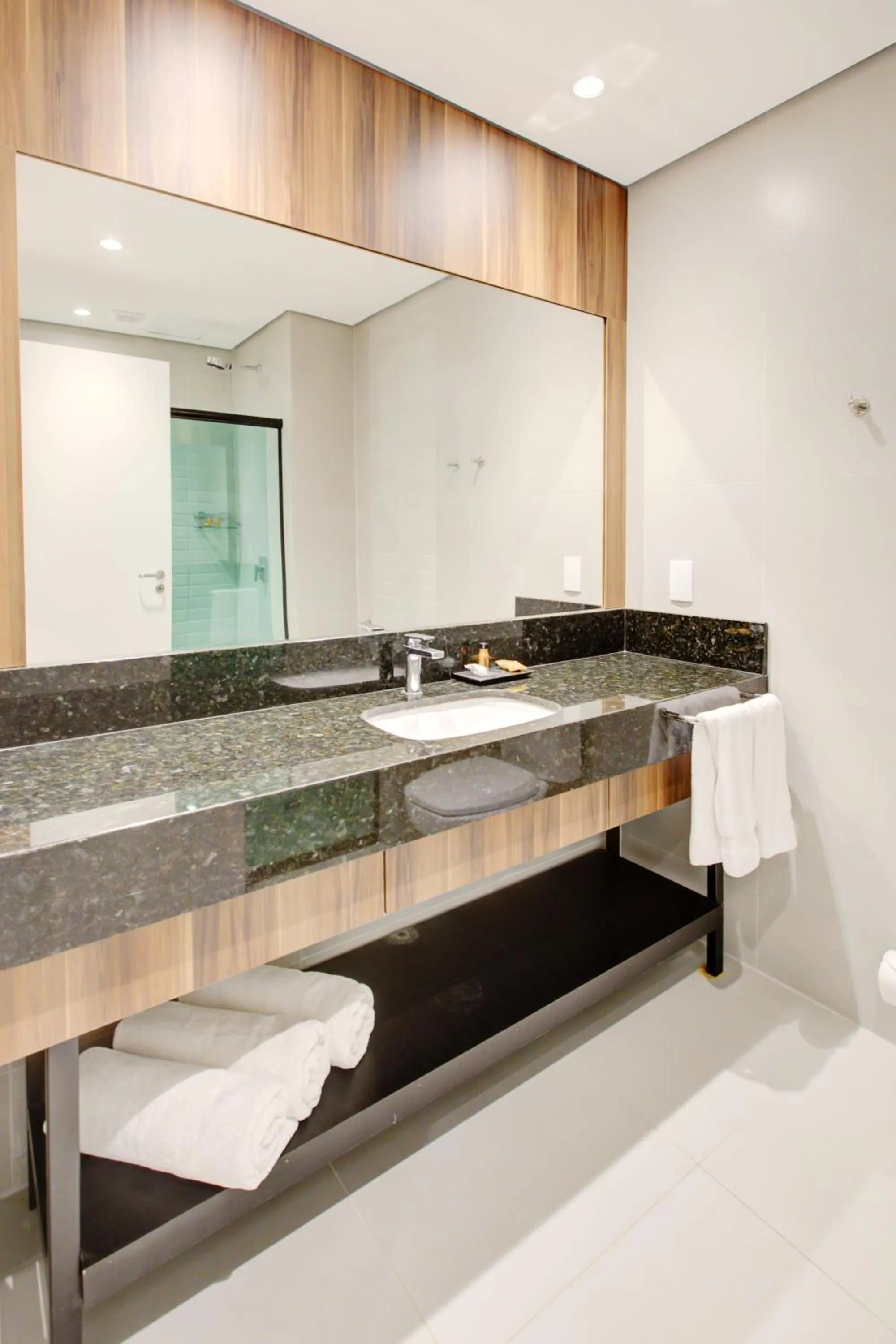 Bathroom in DoubleTree by Hilton - Resort - Foz do Iguaçu