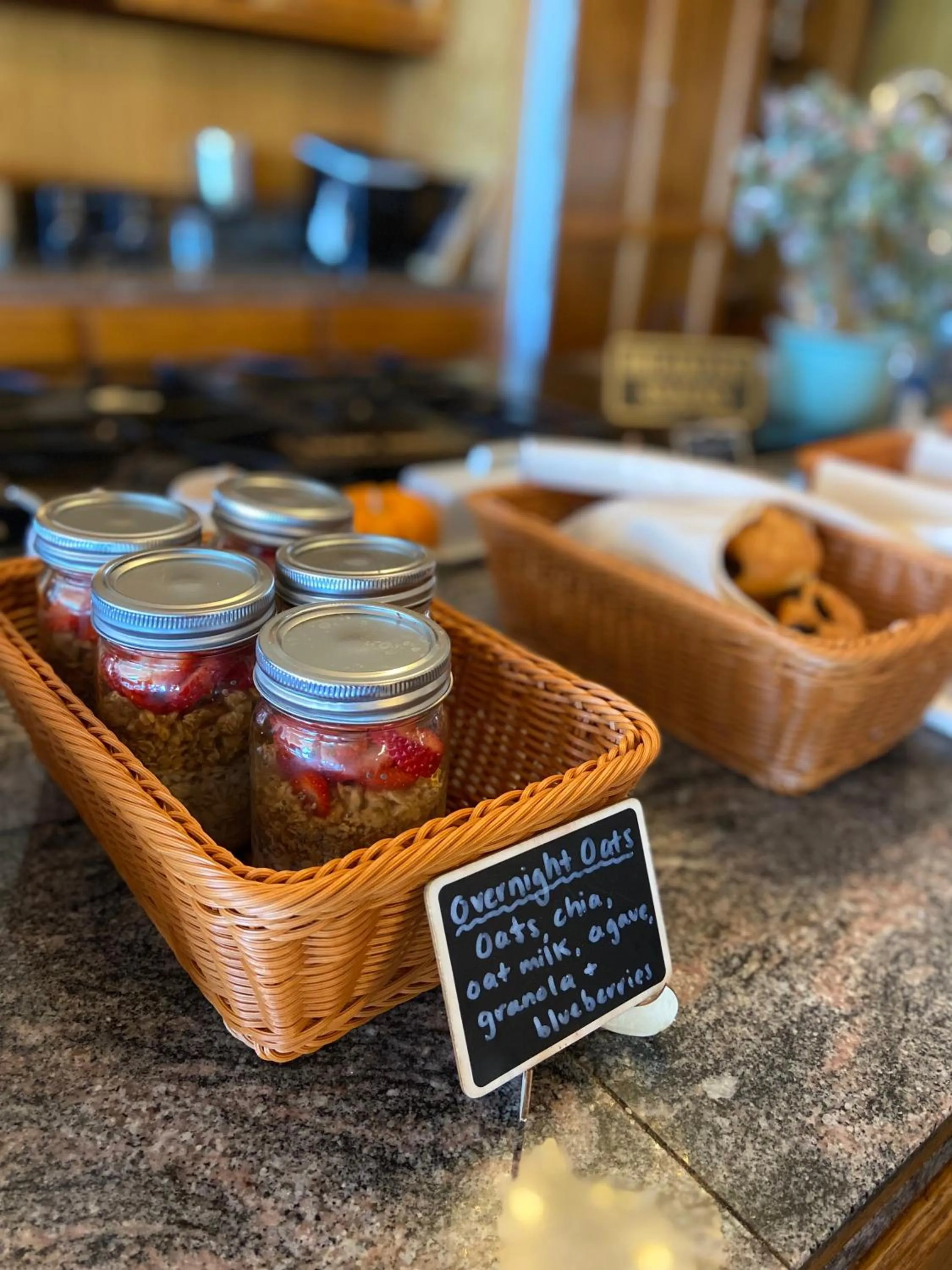 Breakfast in Quiet Mind Lodge, Spa & Retreat Sequoias