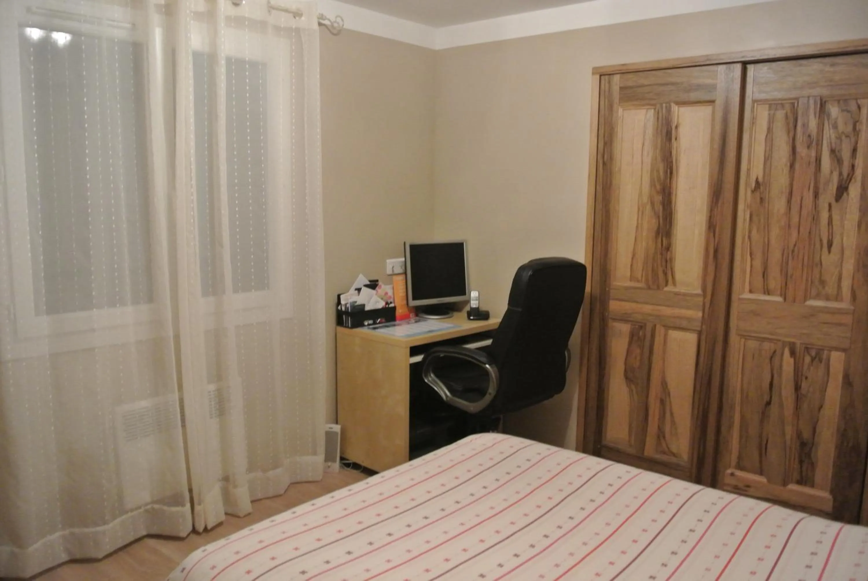 Photo of the whole room, Bed in GîTE du GOUR du PEYROL