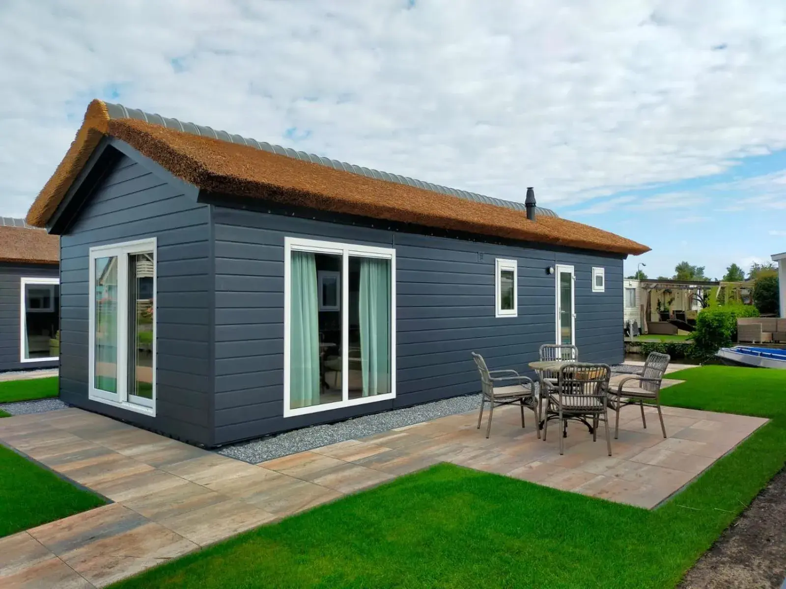 Property building in Waterpark Giethoorn Property building in Waterpark Giethoorn