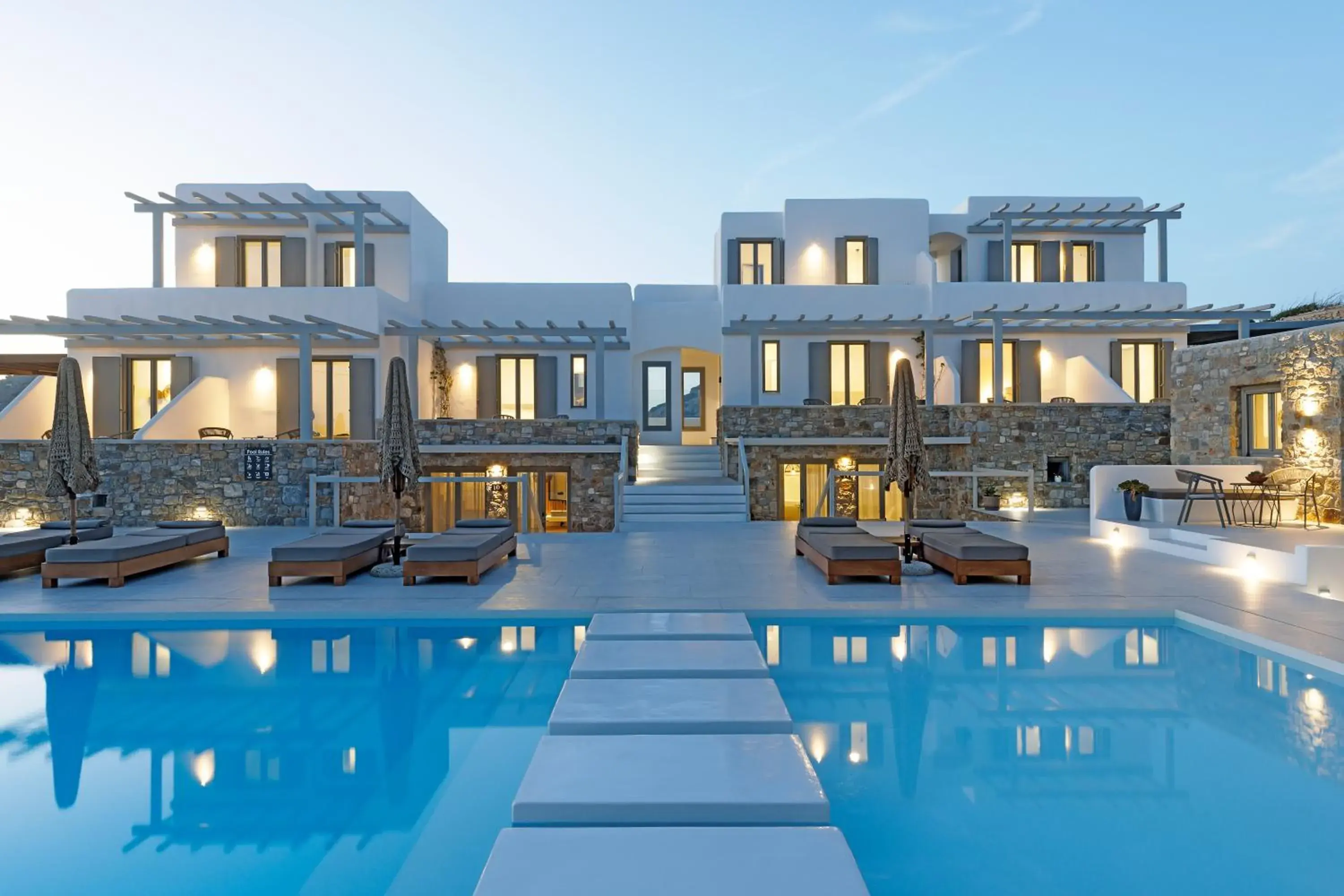 Property building in Ionic Suites Property building in Ionic Suites