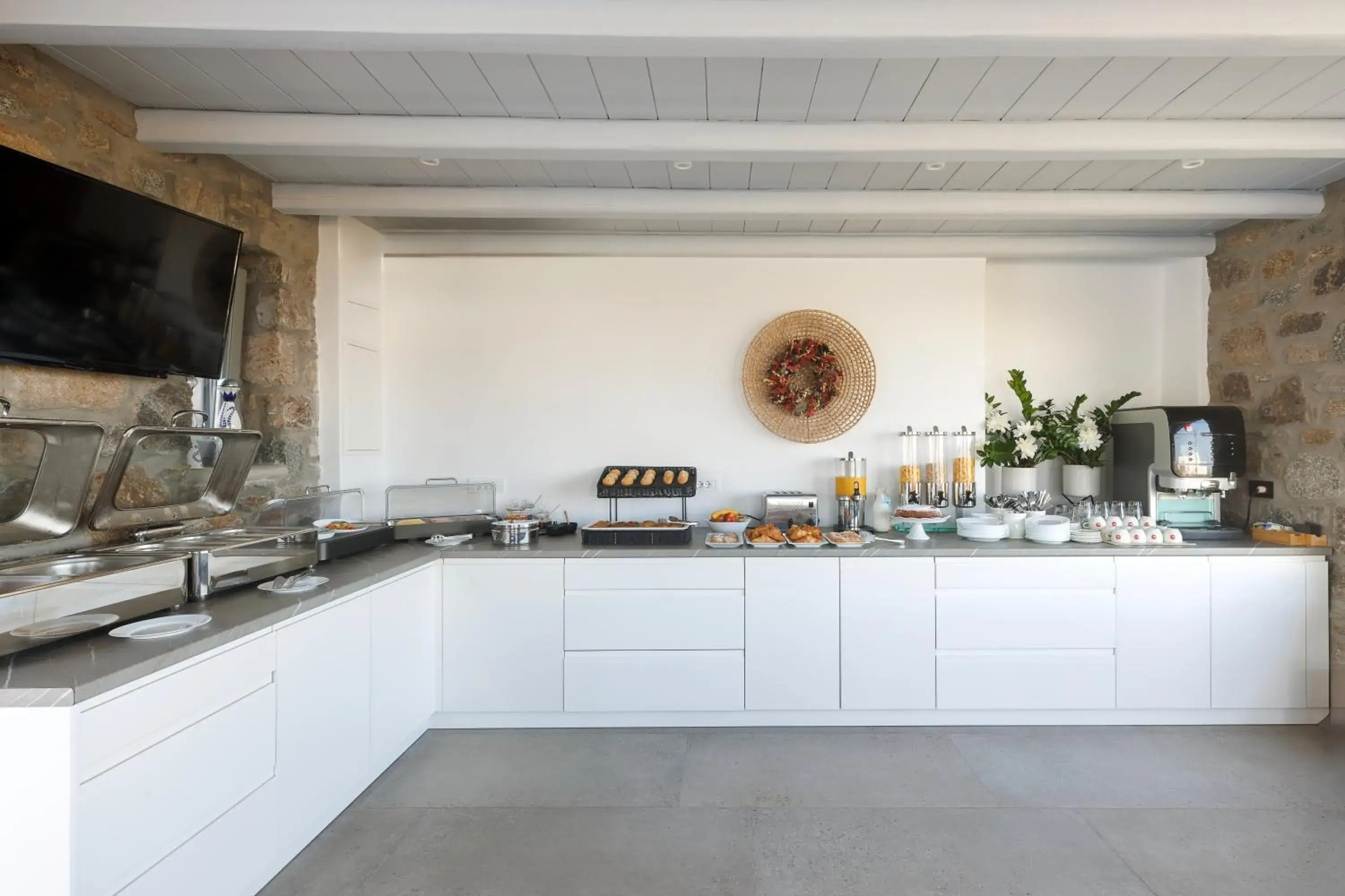 Breakfast in Ionic Suites Breakfast in Ionic Suites