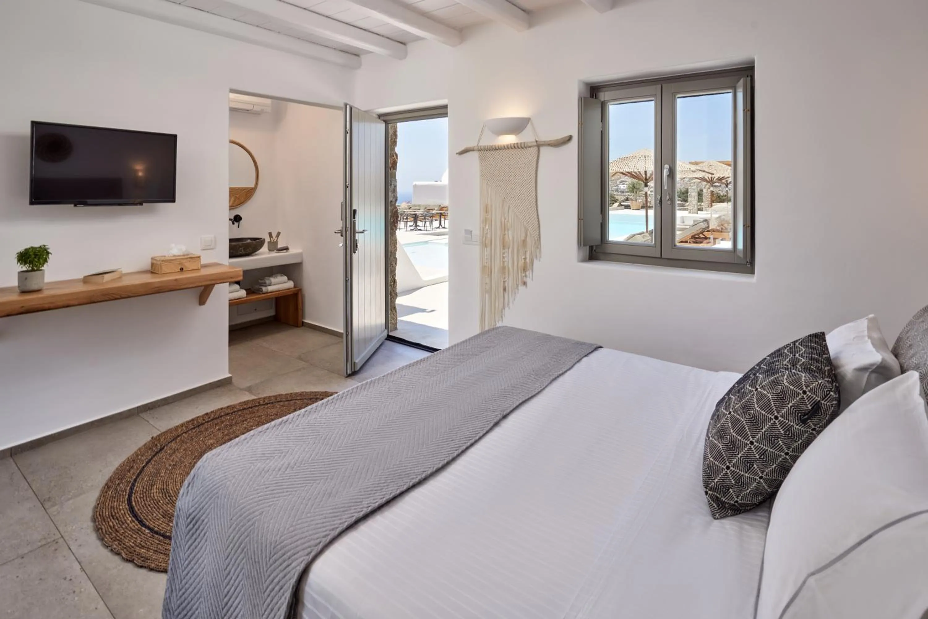 TV and multimedia, Bed in Ionic Suites