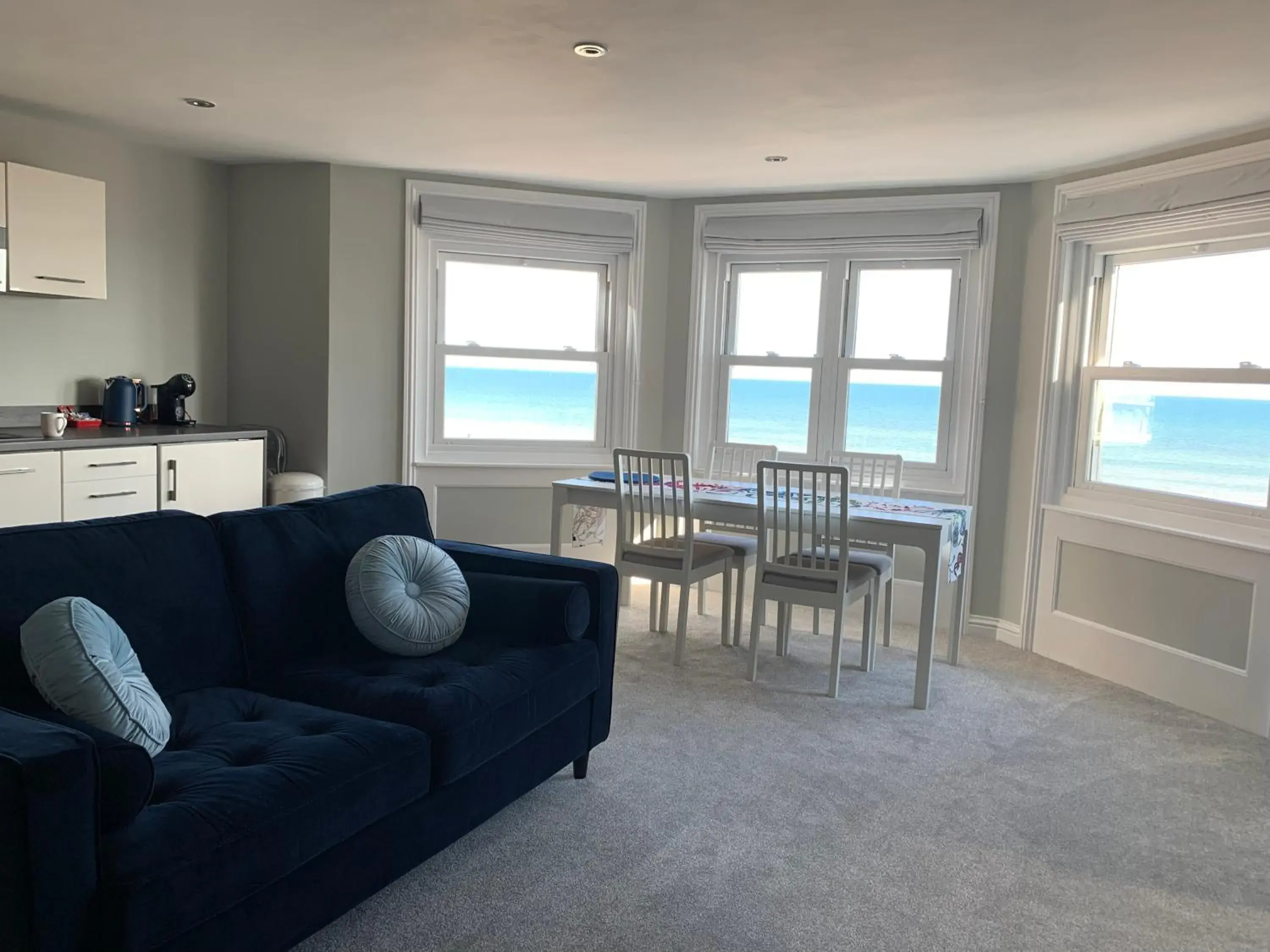 The Beachfront Lookout a Stunning Apartment with Perfect Sea View The Beachfront Lookout a Stunning Apartment with Perfect Sea View